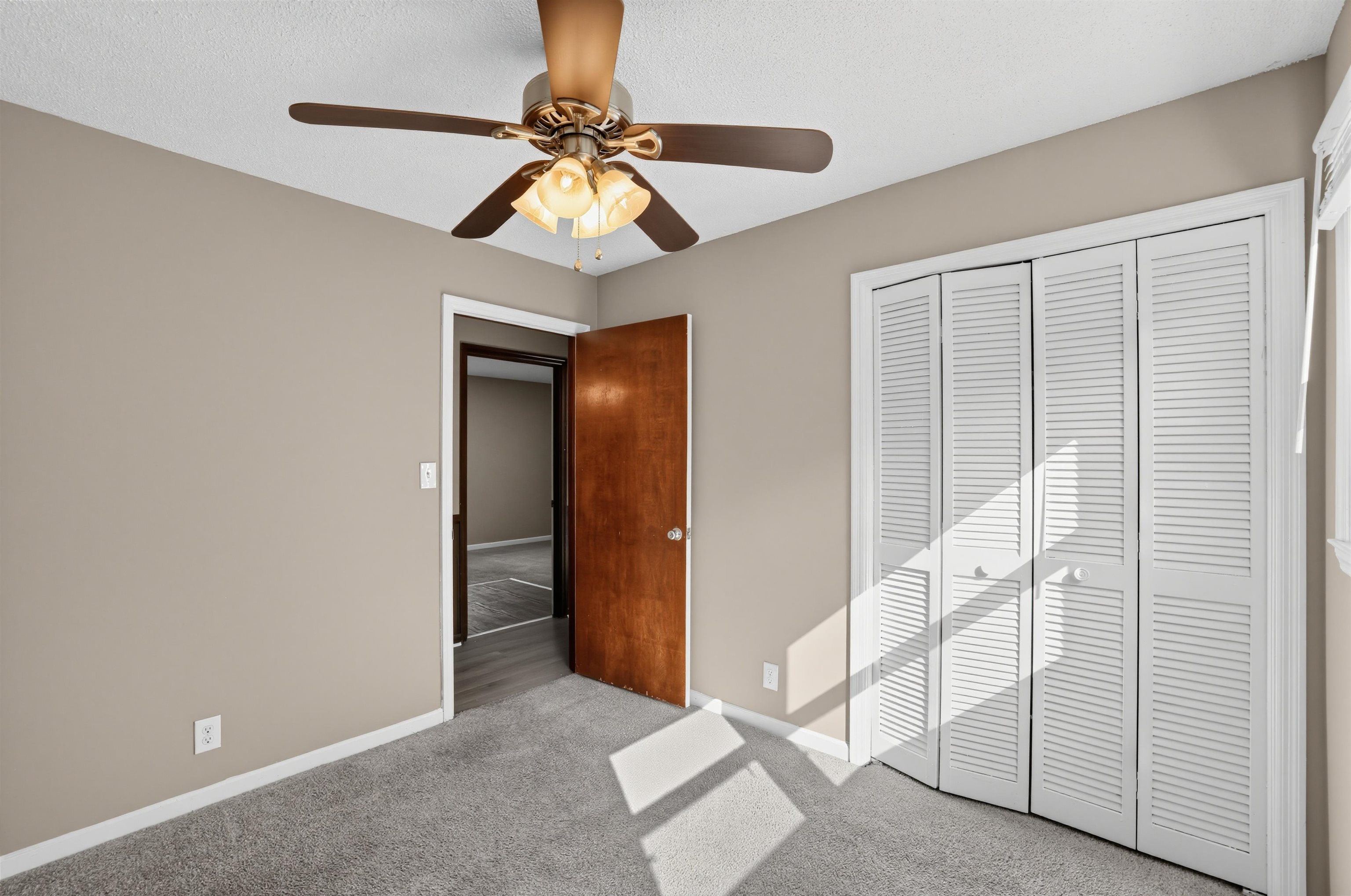 610 Camelot Drive Property Photo 28