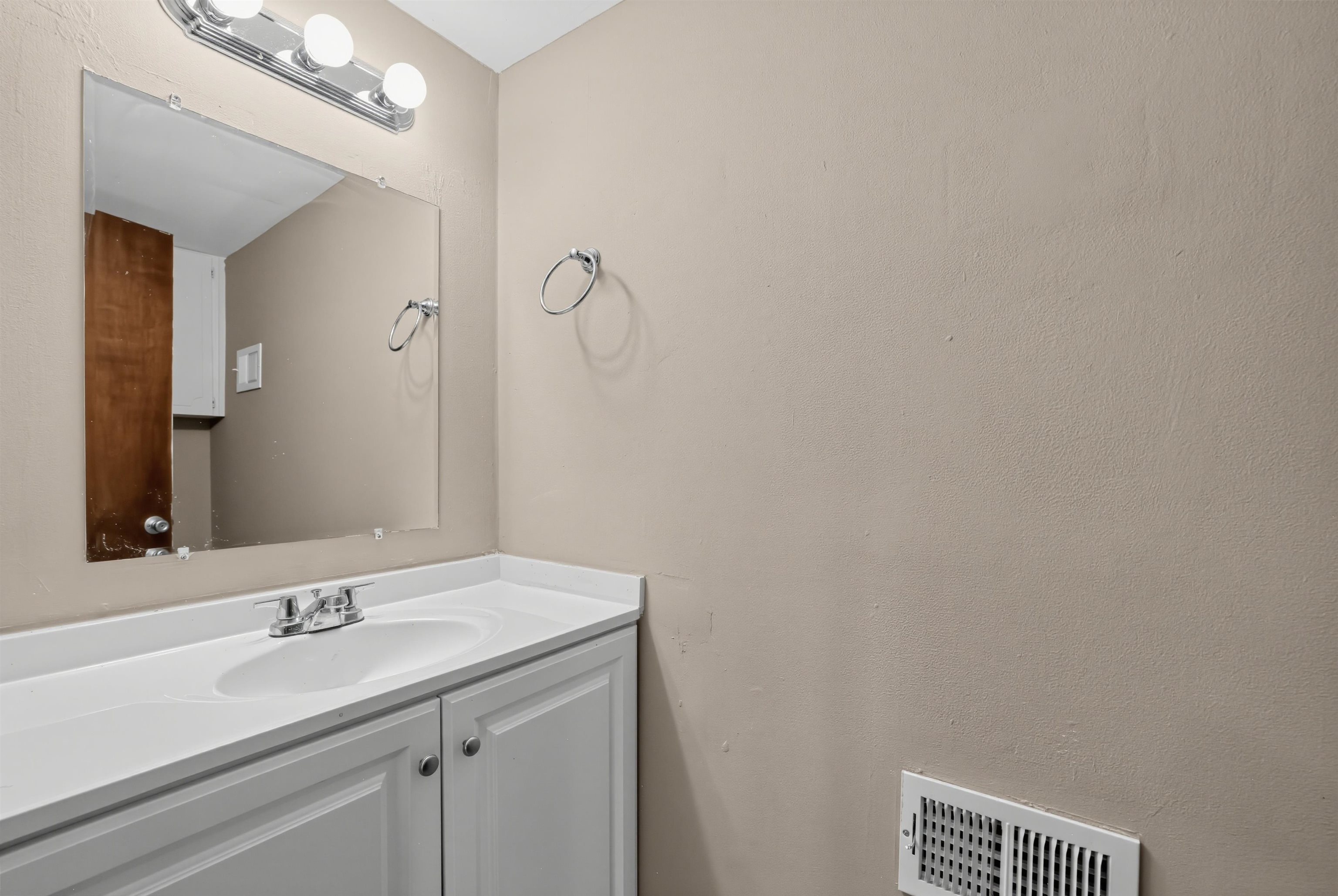 610 Camelot Drive Property Photo 32