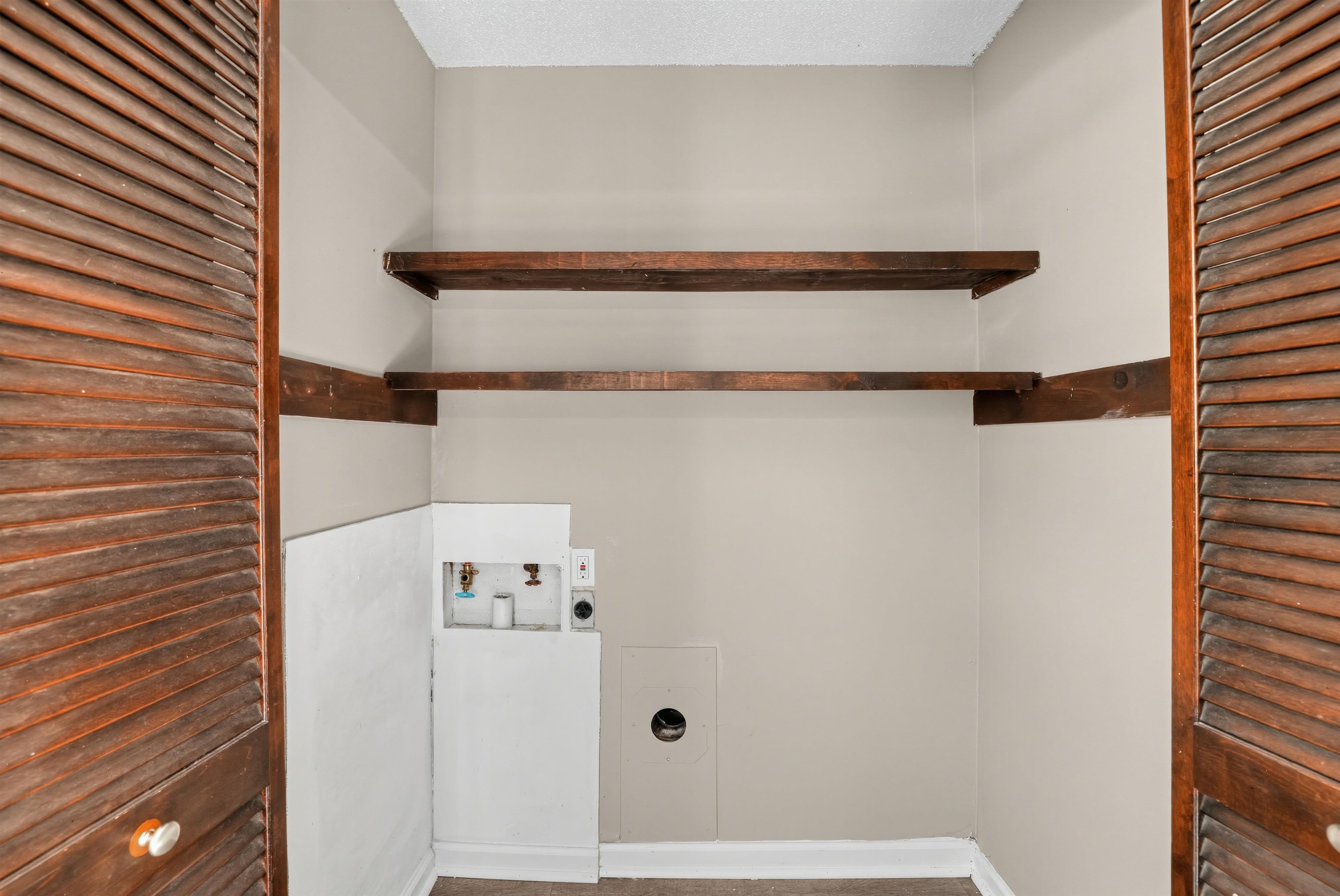 610 Camelot Drive Property Photo 35