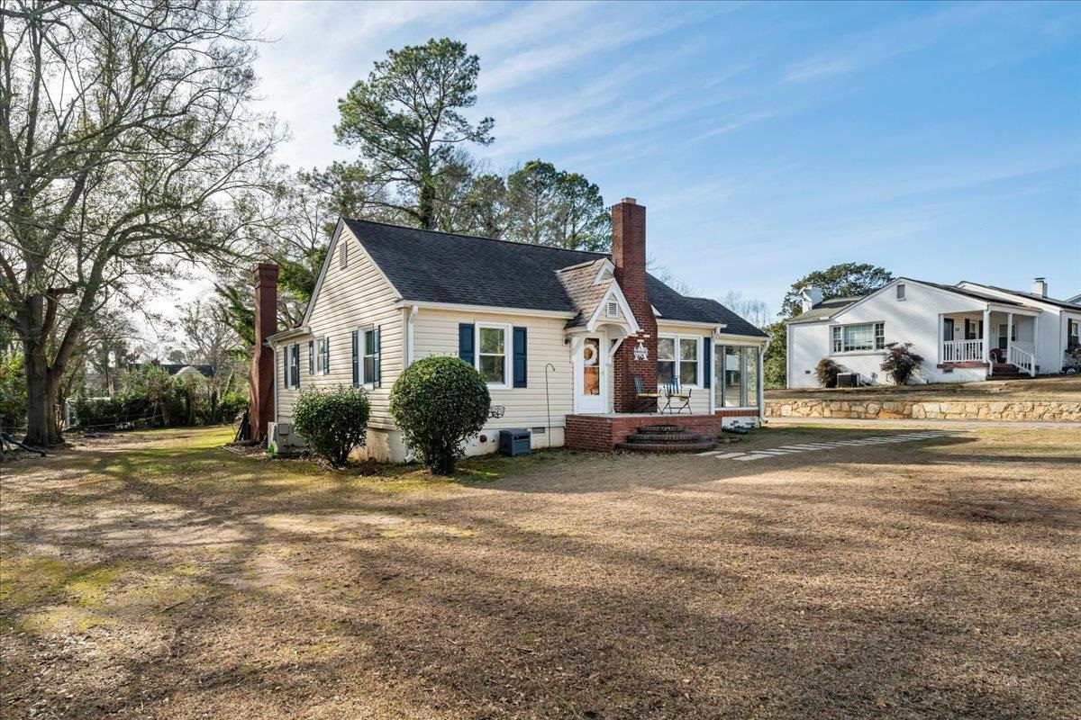 238 California Avenue Property Photo 3