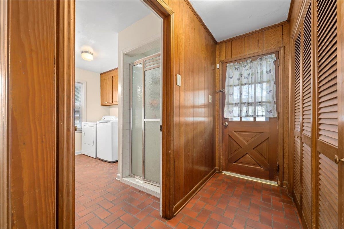 238 California Avenue Property Photo 15