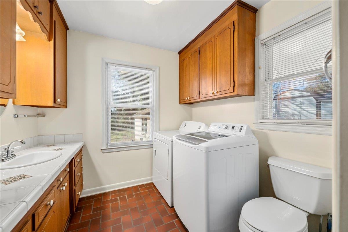 238 California Avenue Property Photo 16