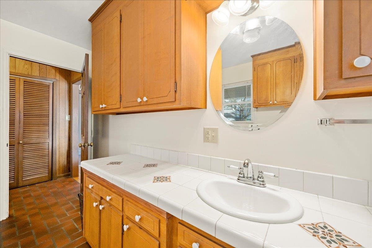 238 California Avenue Property Photo 17