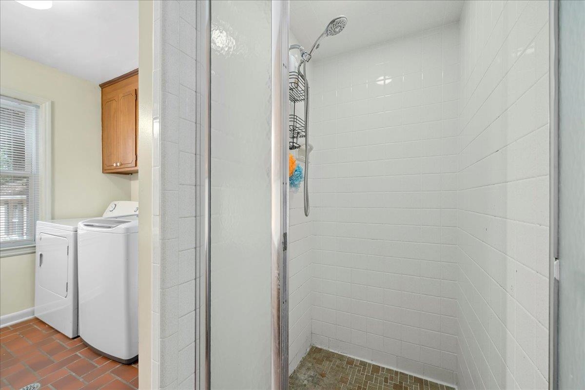 238 California Avenue Property Photo 18
