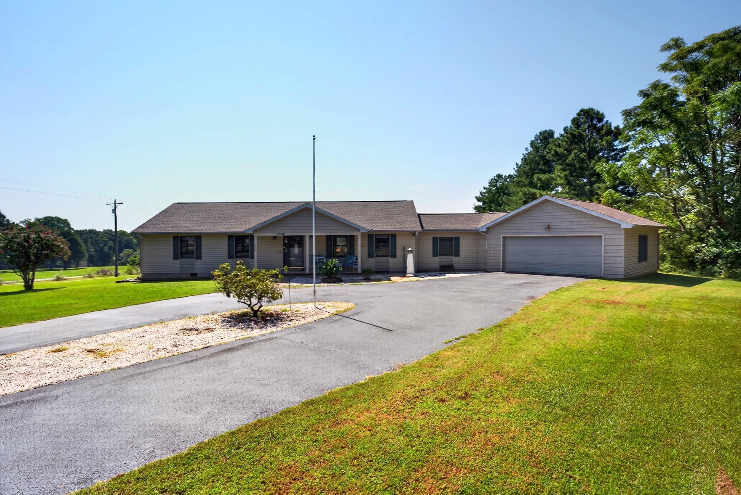 1380 Foster Road Property Photo 2