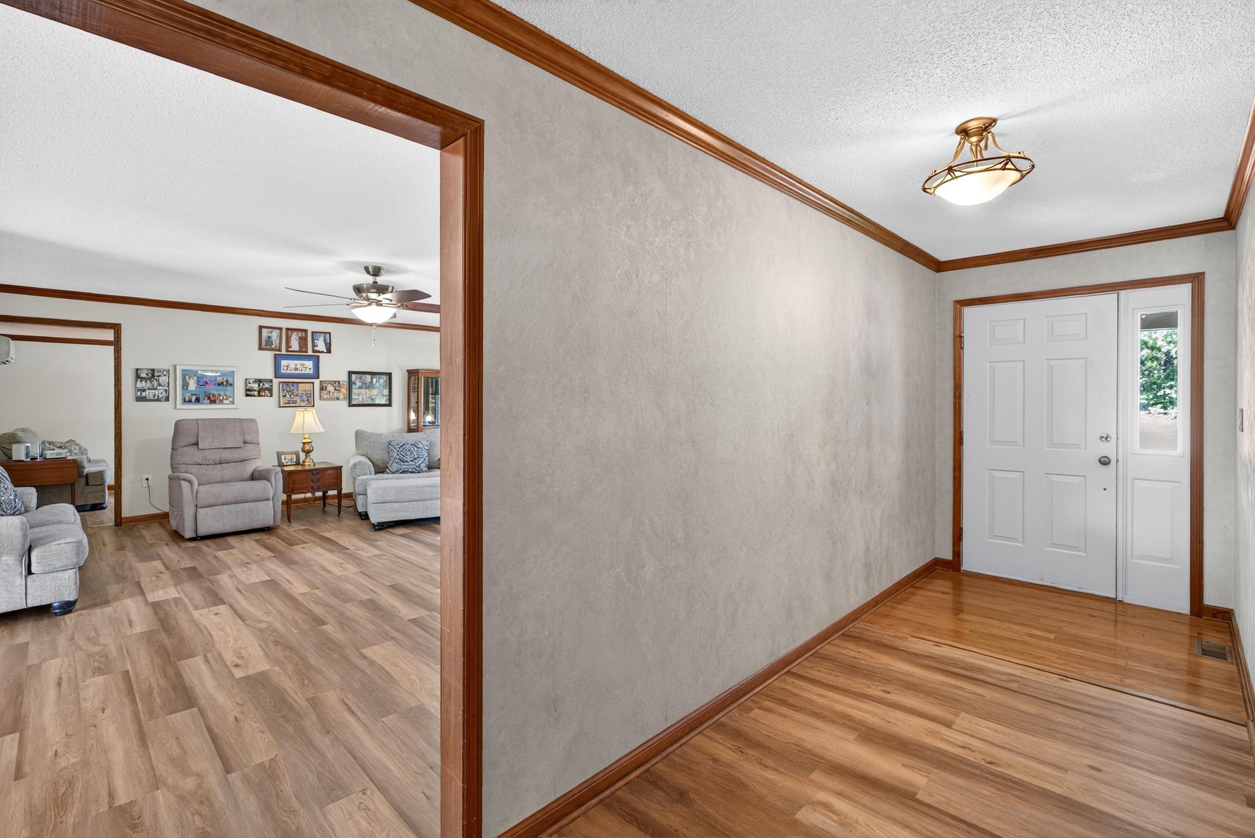 1380 Foster Road Property Photo 8