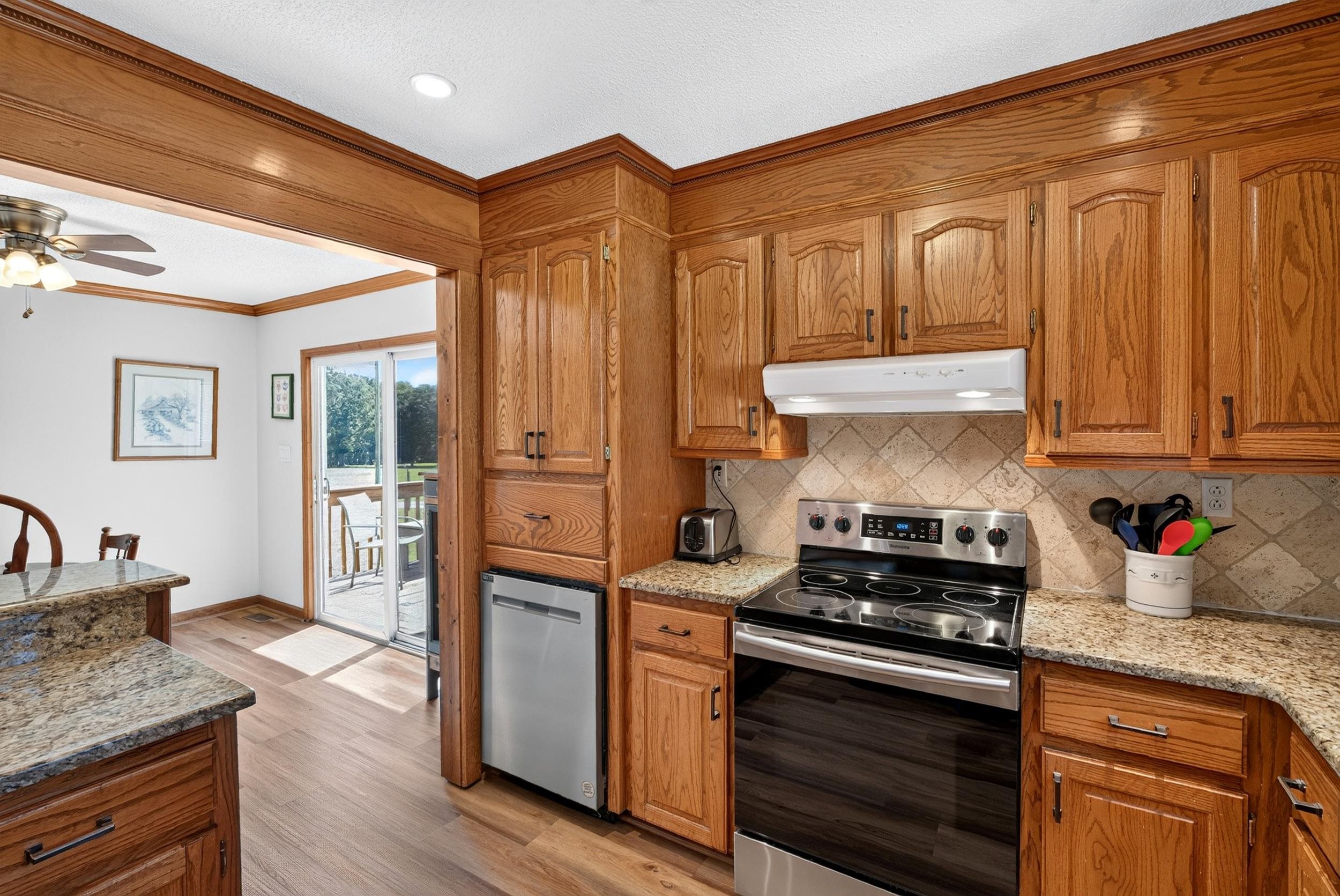 1380 Foster Road Property Photo 15