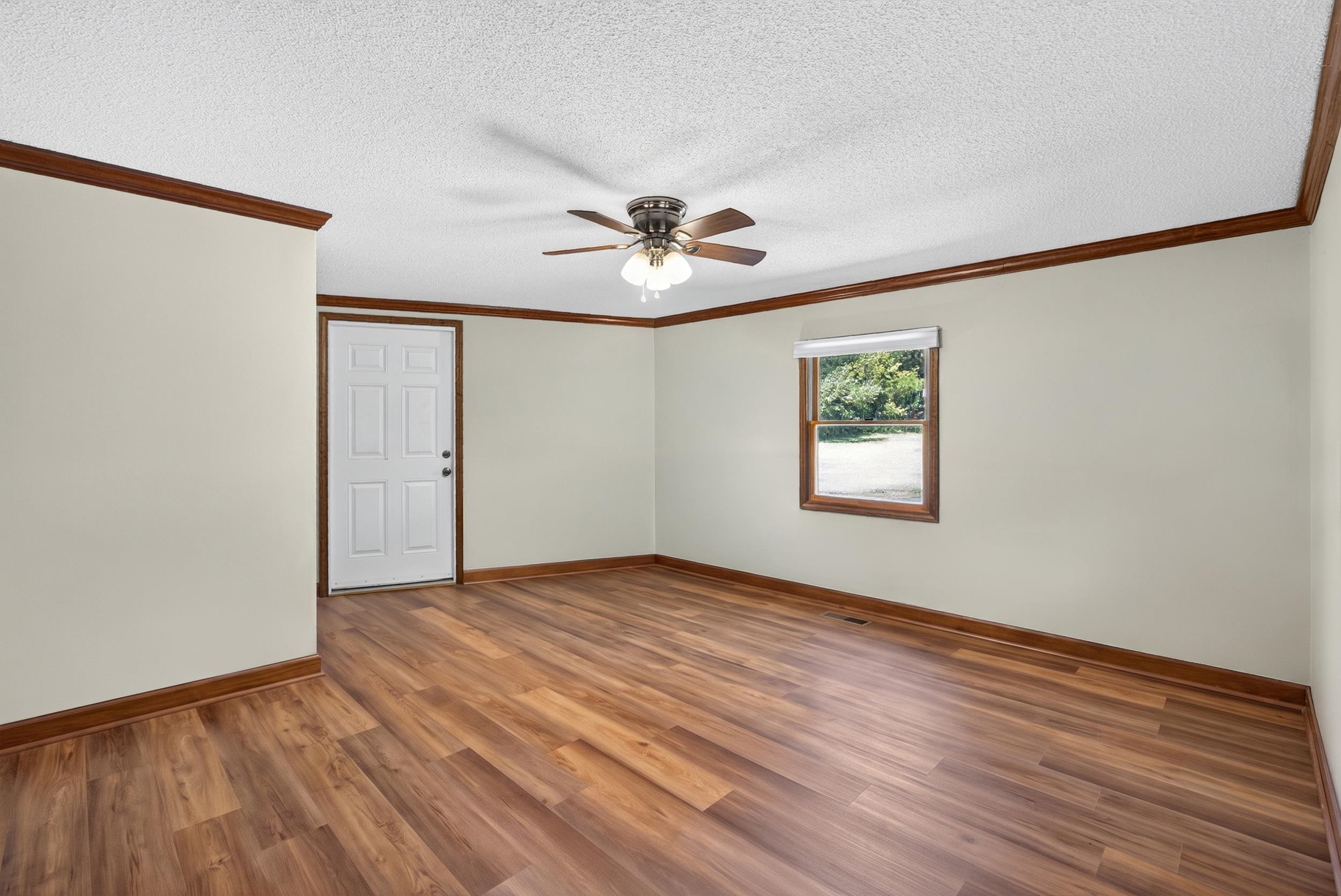 1380 Foster Road Property Photo 17