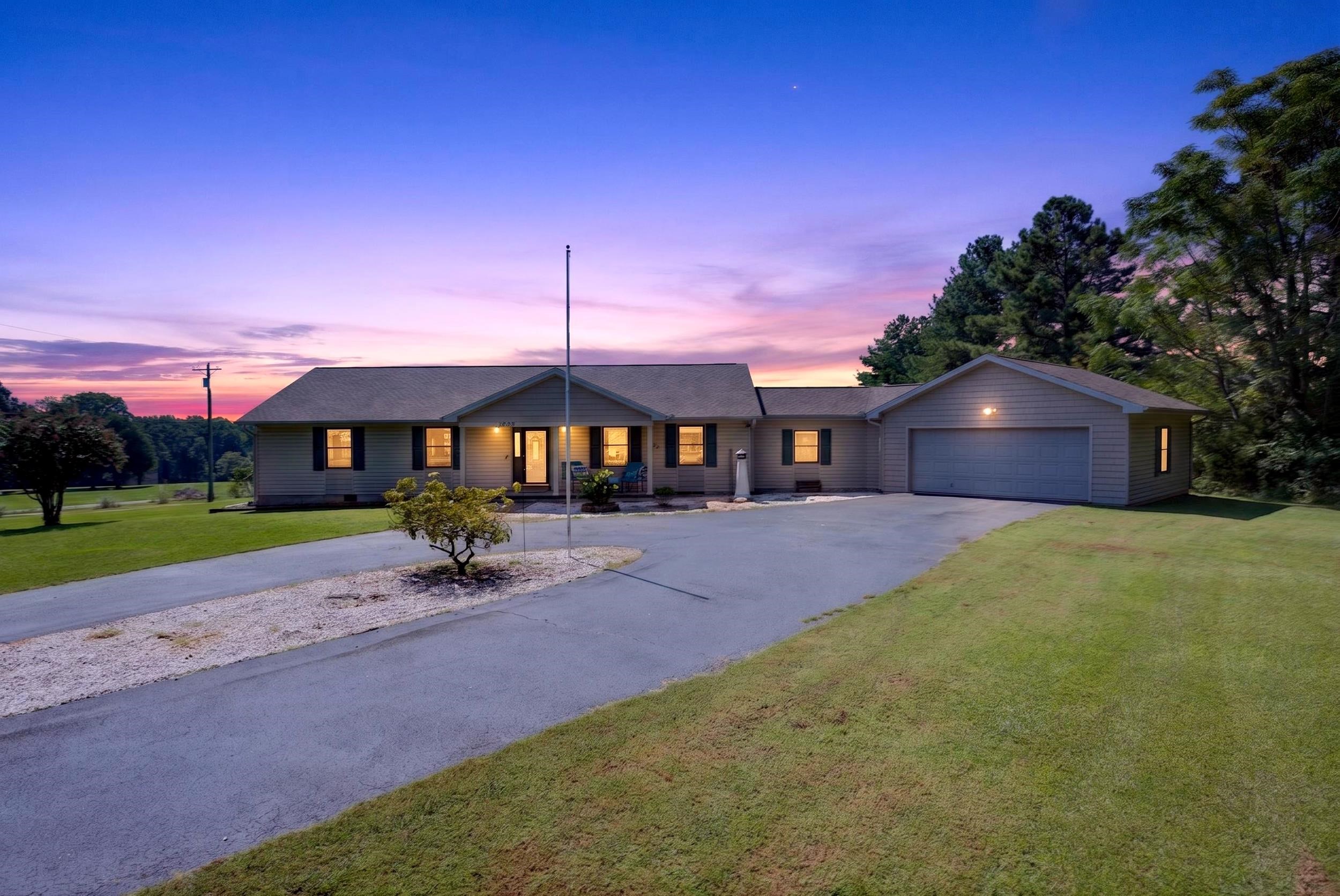 1380 Foster Road Property Photo 35