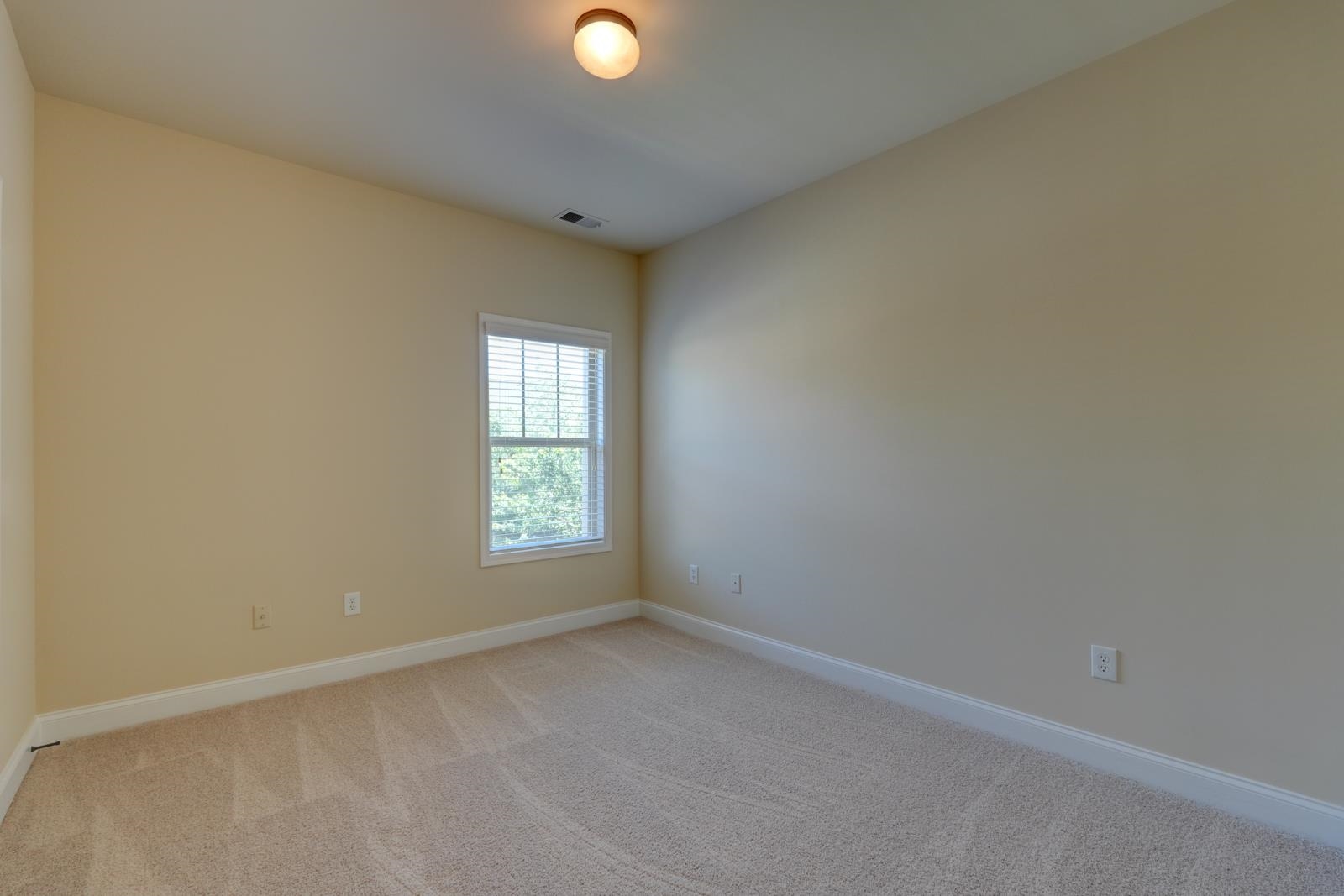 306 Strasburg Drive Property Photo 25