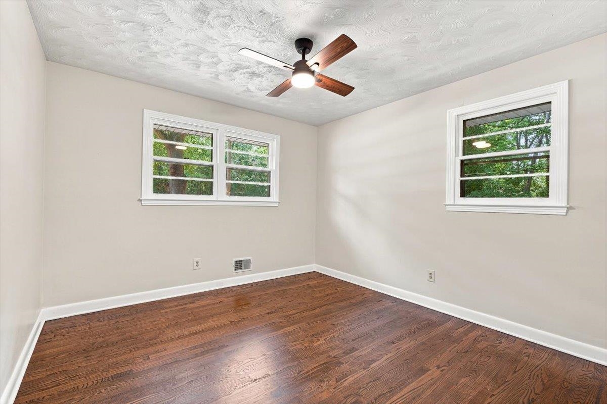 406 Jasmine Street Property Photo 22
