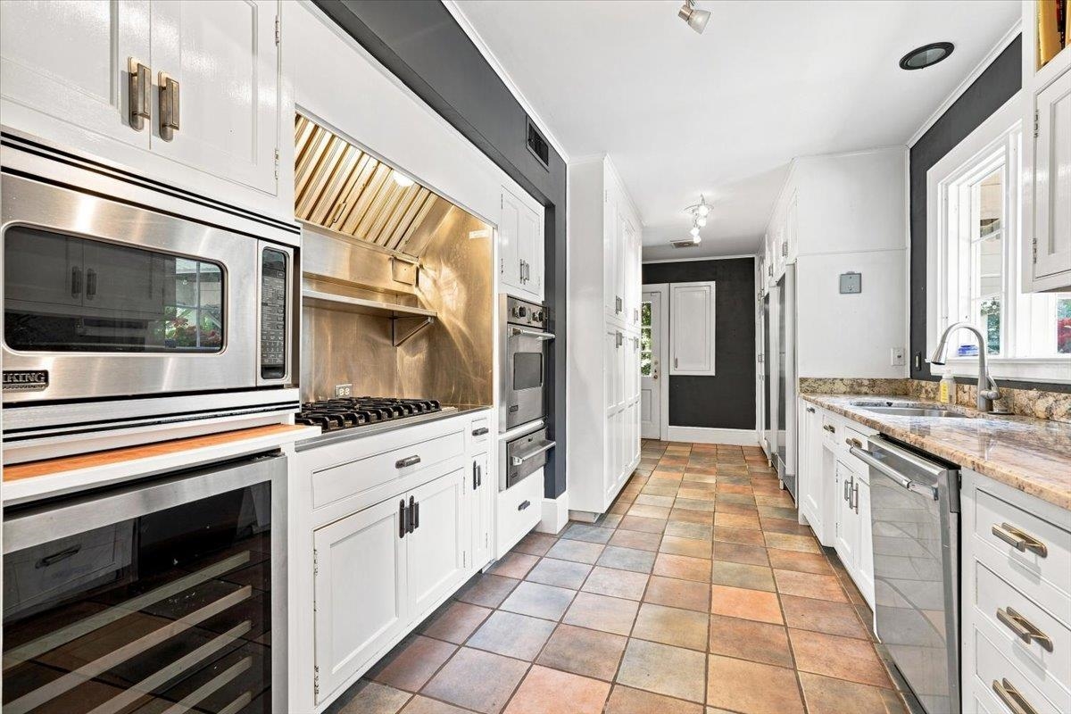 20 Olney Lane Property Photo 8