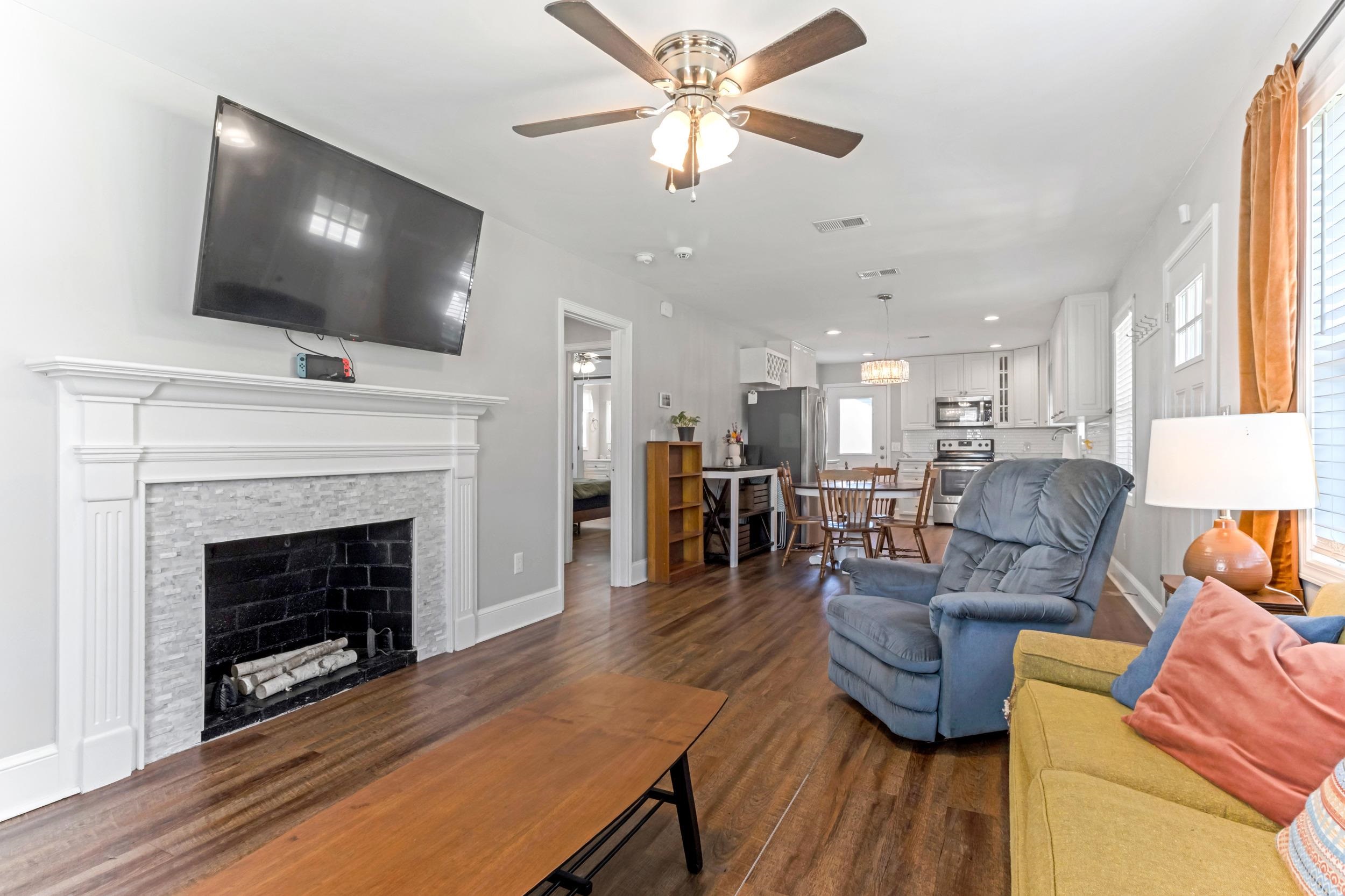 625 W Oconee Street Property Photo 6