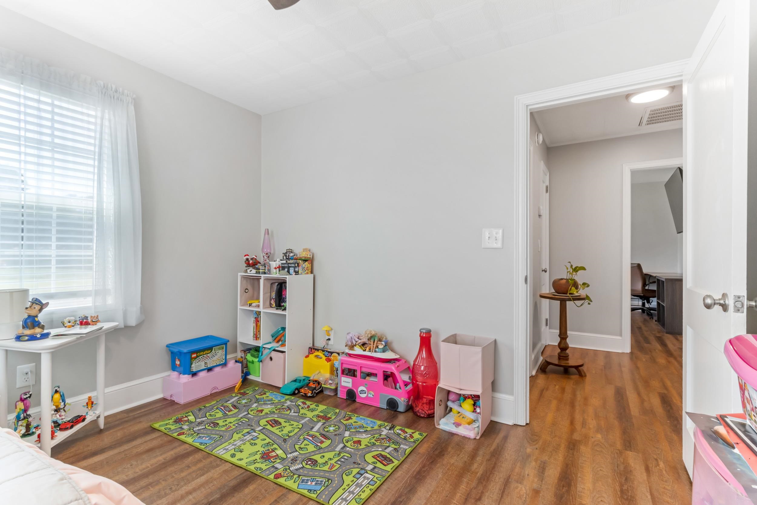 625 W Oconee Street Property Photo 15