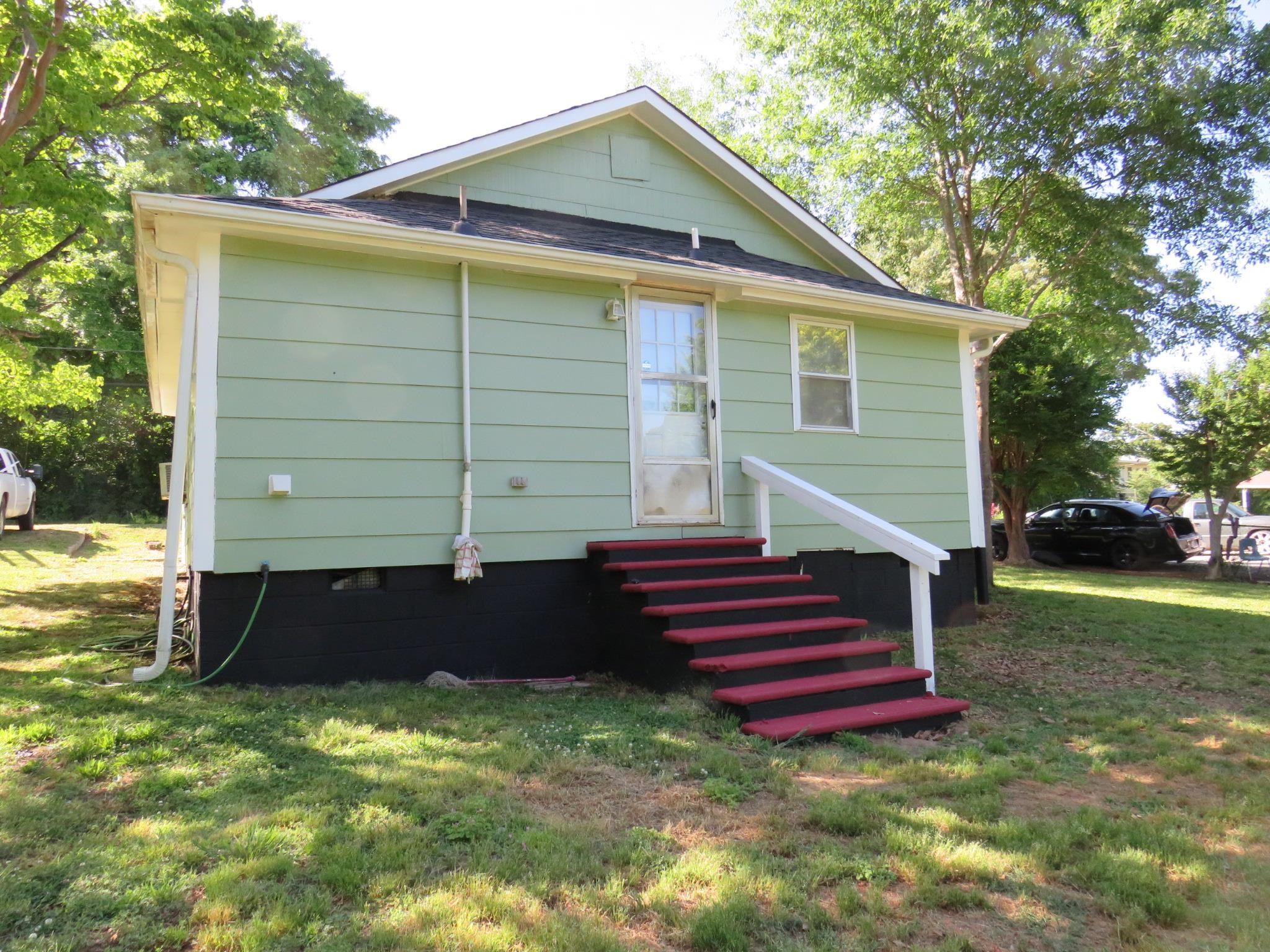 406 River Drive Property Photo 6