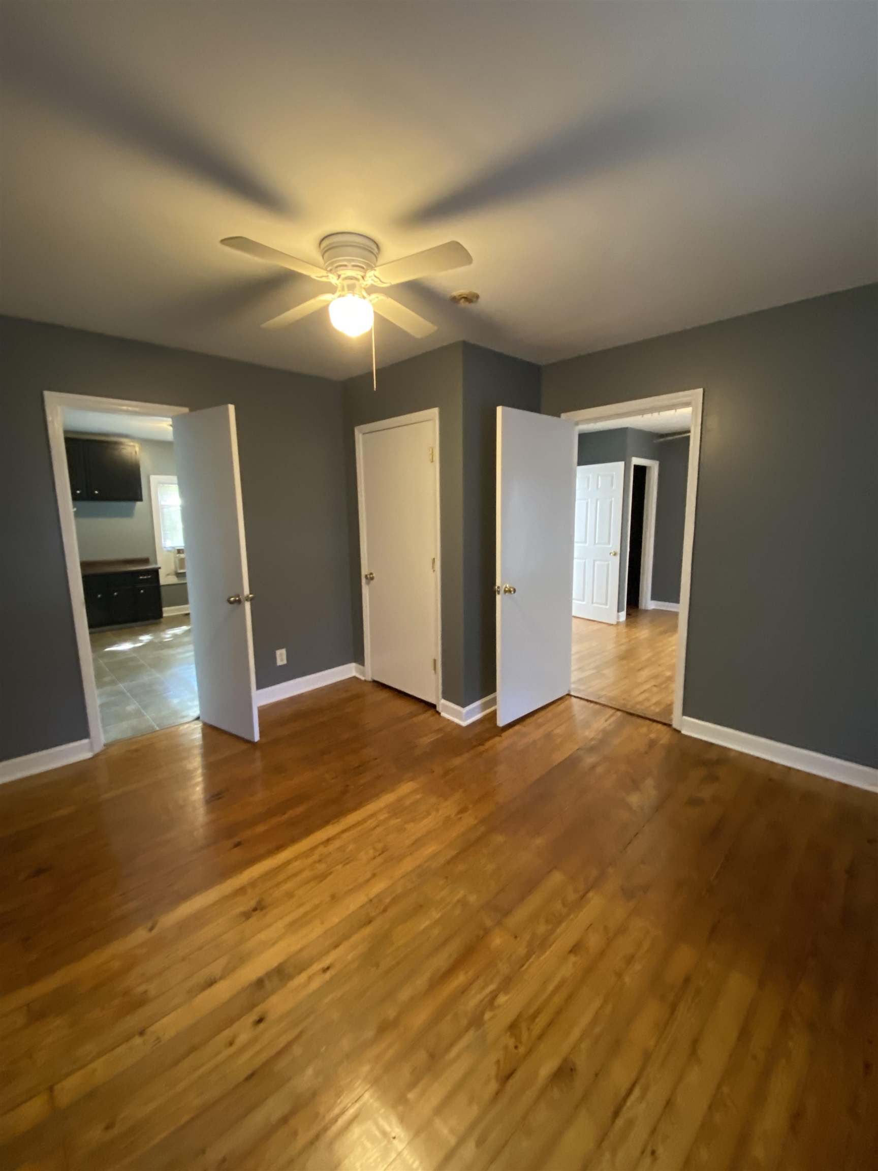 406 River Drive Property Photo 27
