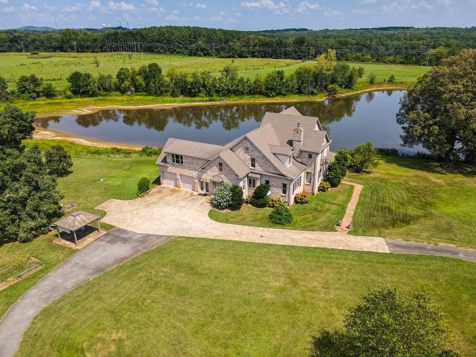 945 Love Springs Road Property Photo 3