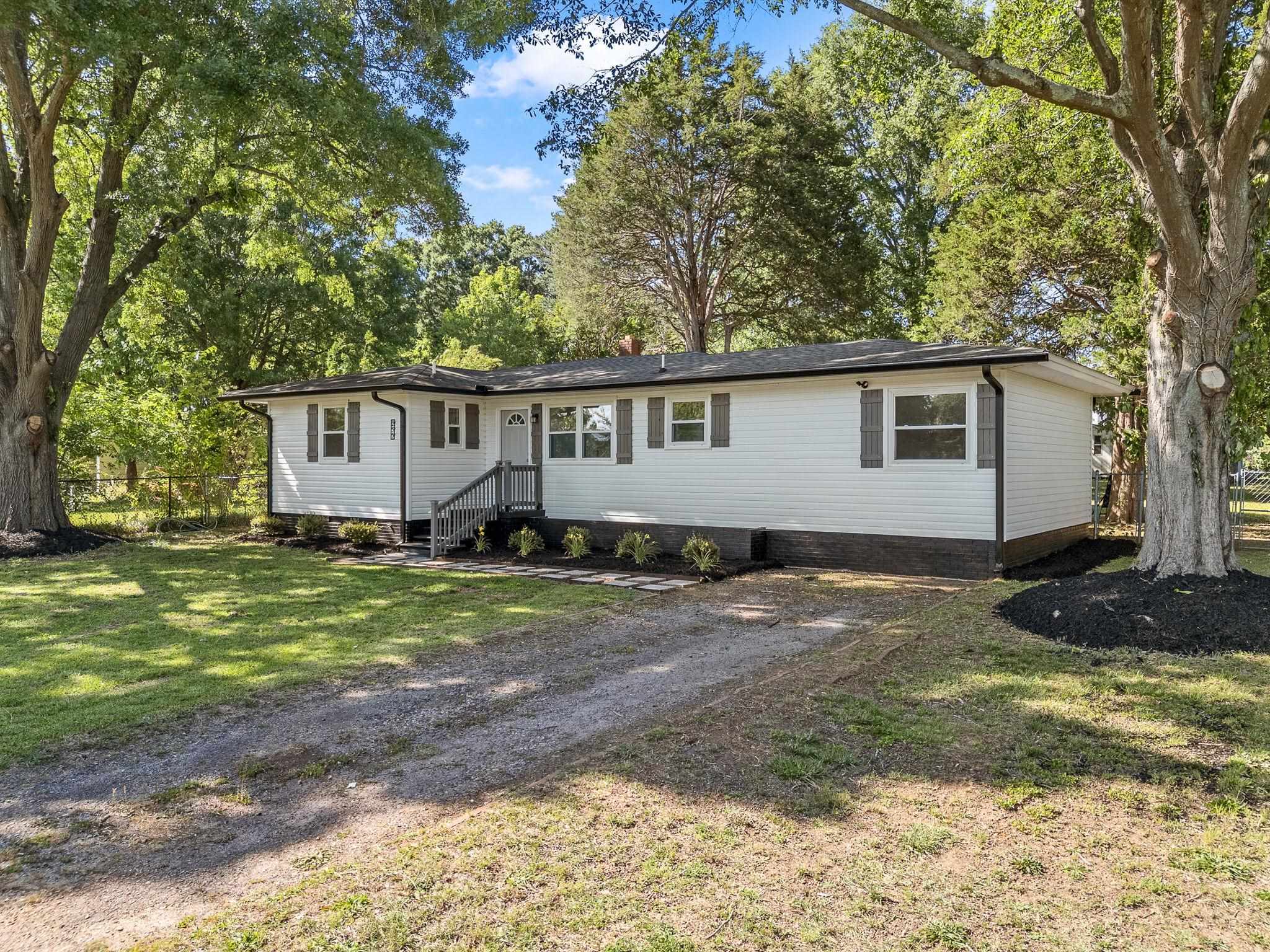 255 Hazelwood Avenue Property Photo 2