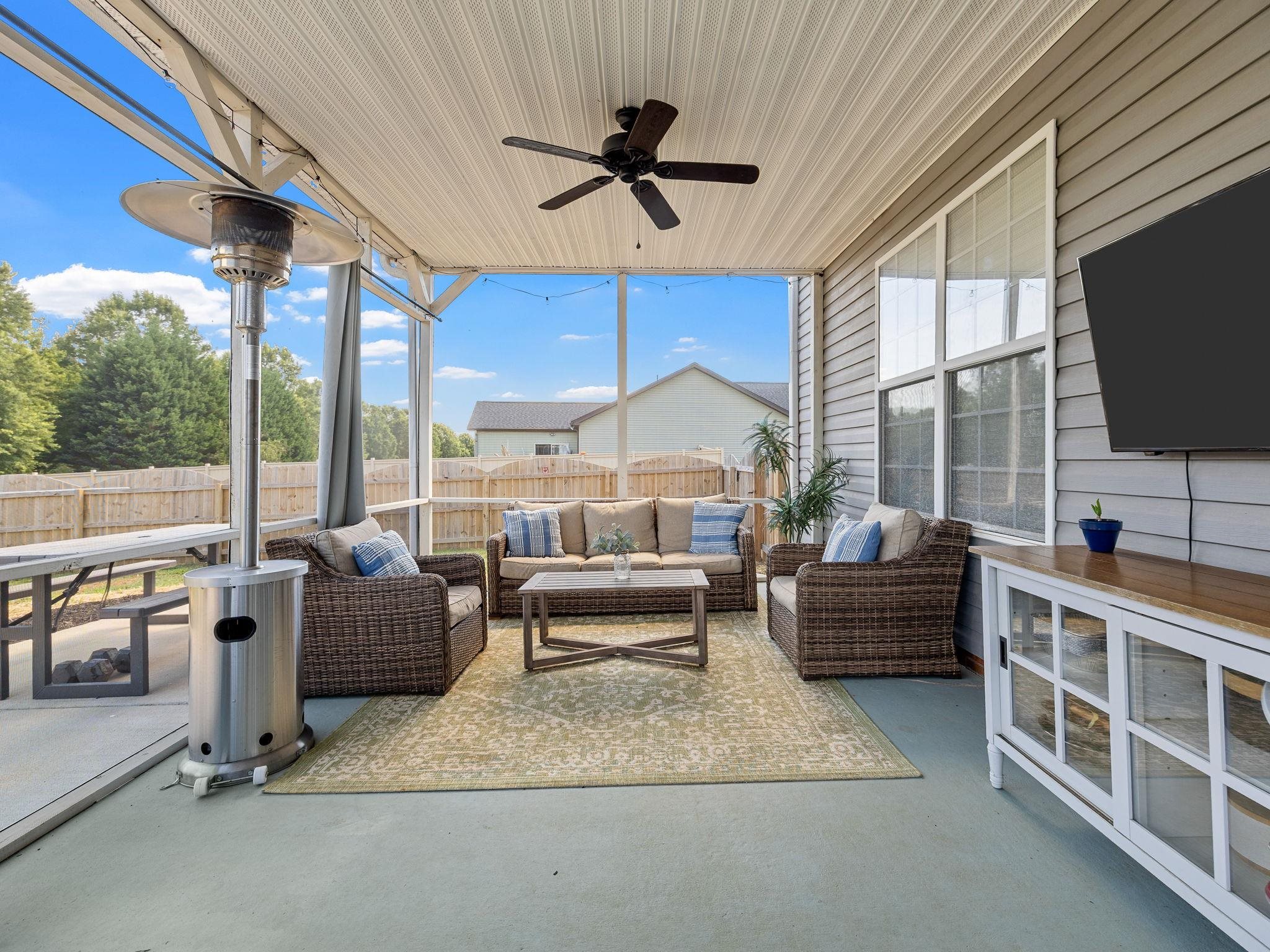 15 Camrose Property Photo 7