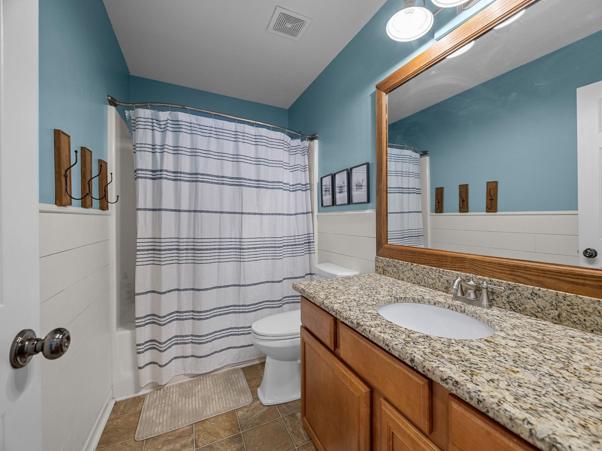 15 Camrose Property Photo 19