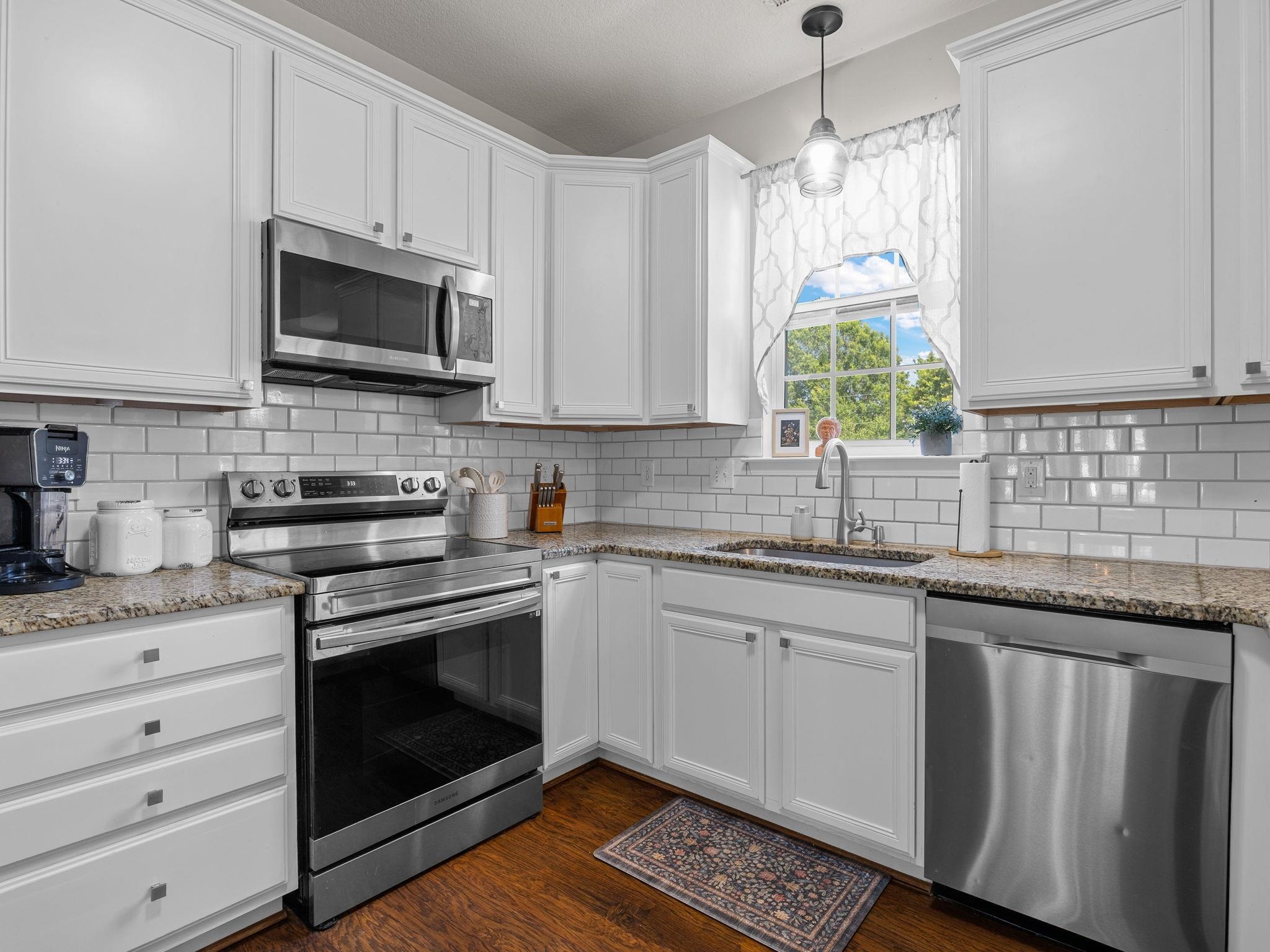 15 Camrose Drive Property Photo 2