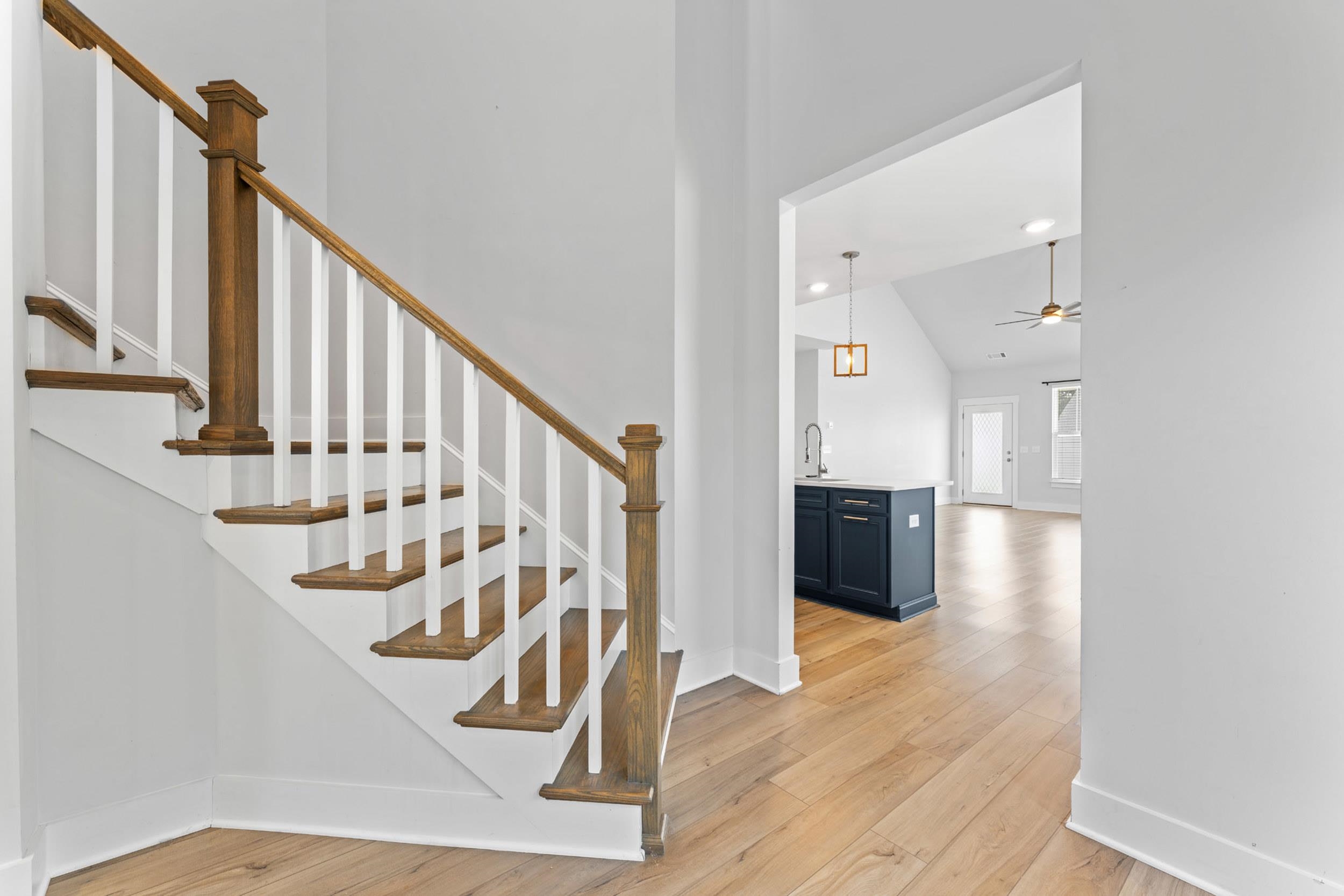 1332 Summer Gold Way Property Photo 4