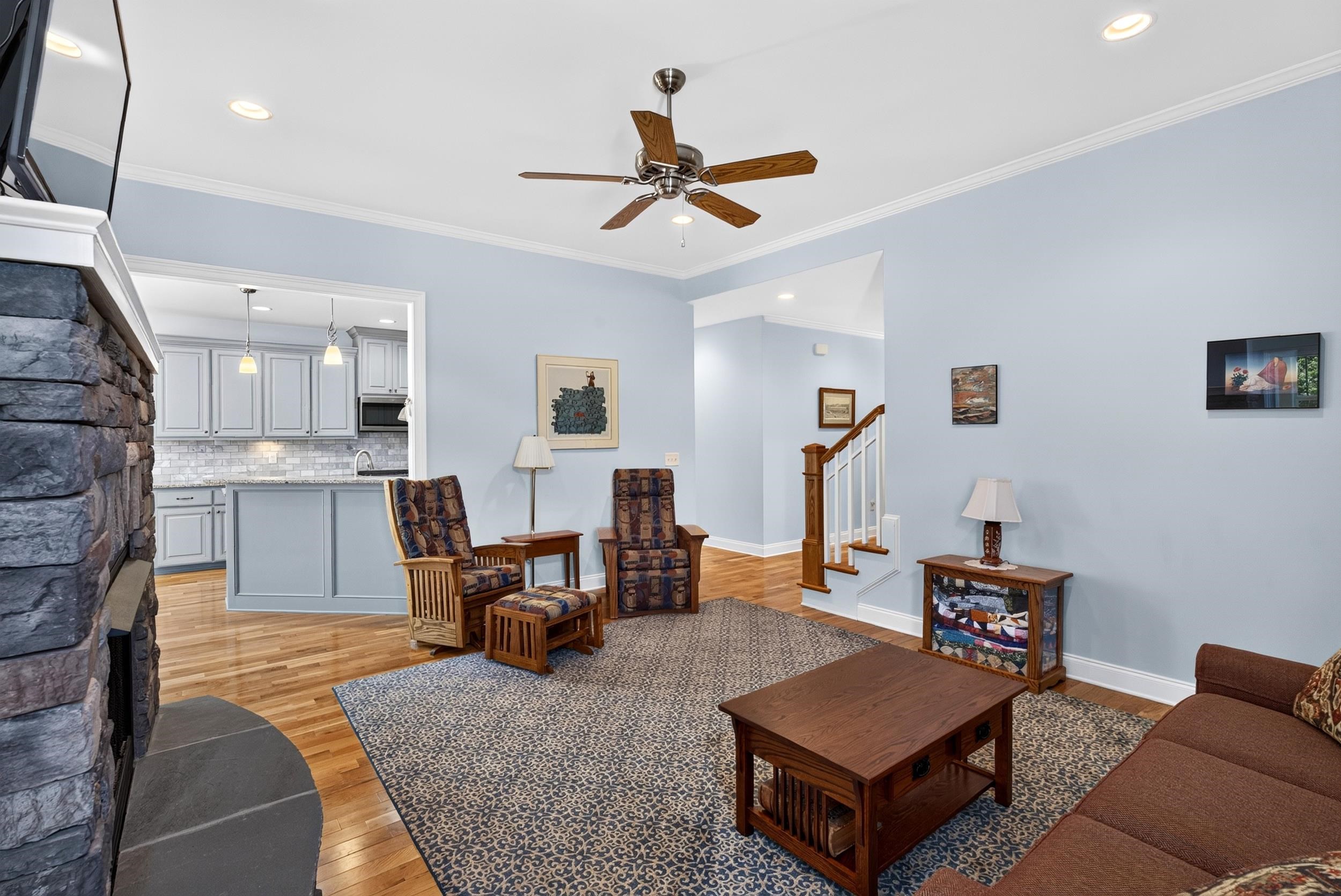 710 Man Of War Court Property Photo 5