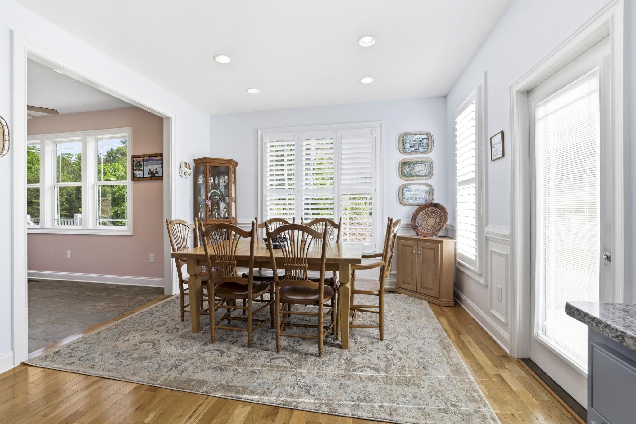 710 Man Of War Court Property Photo 15