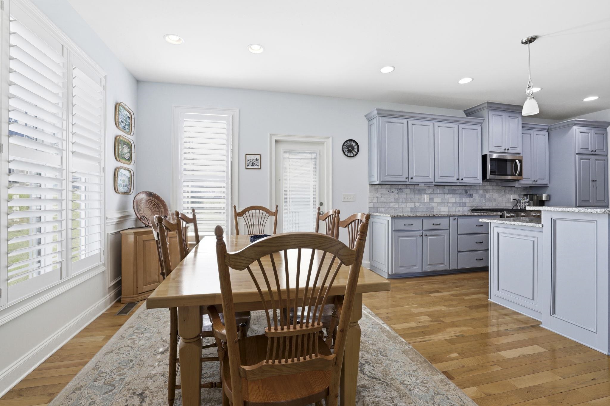 710 Man Of War Court Property Photo 16