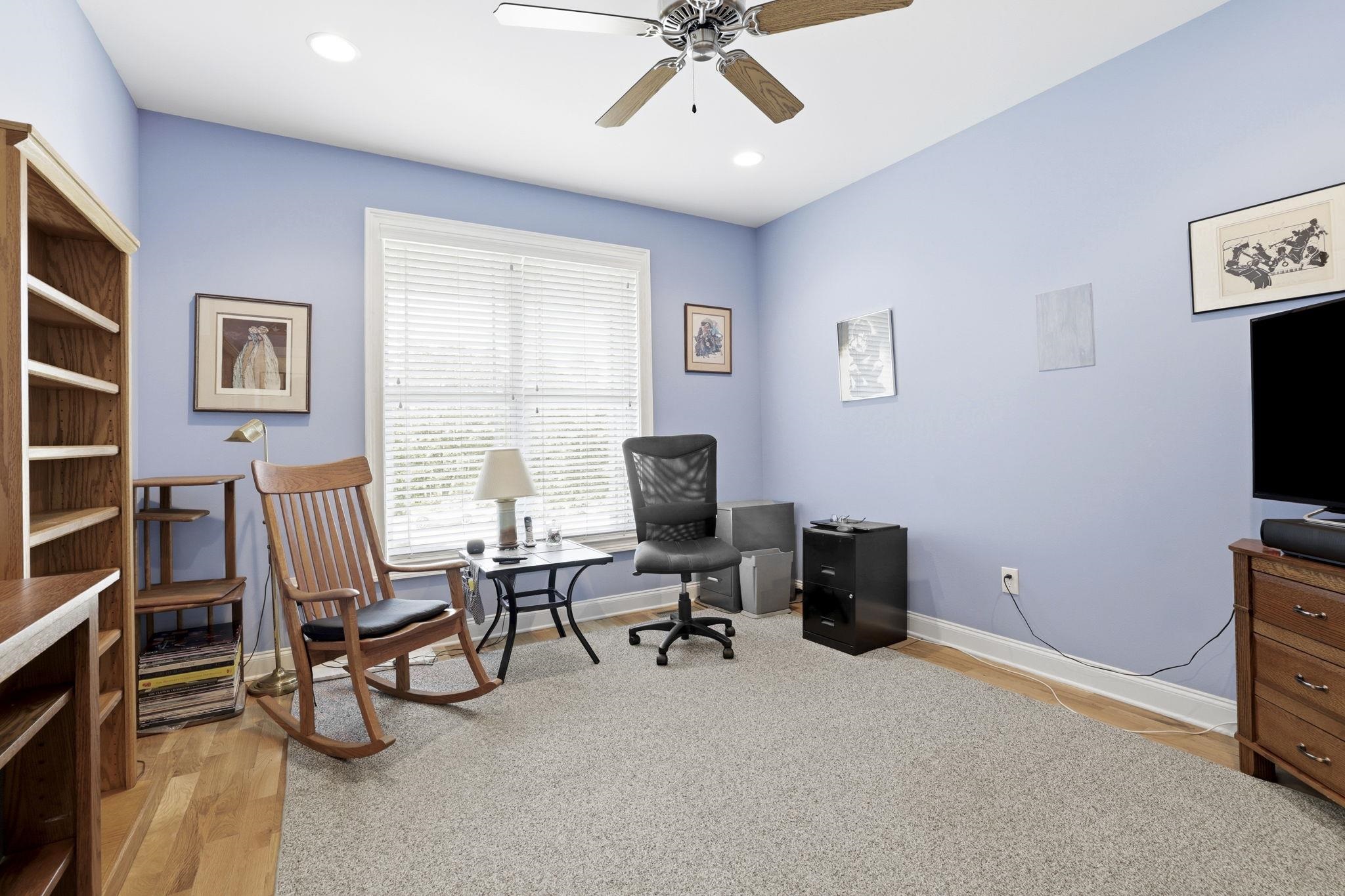 710 Man Of War Court Property Photo 23