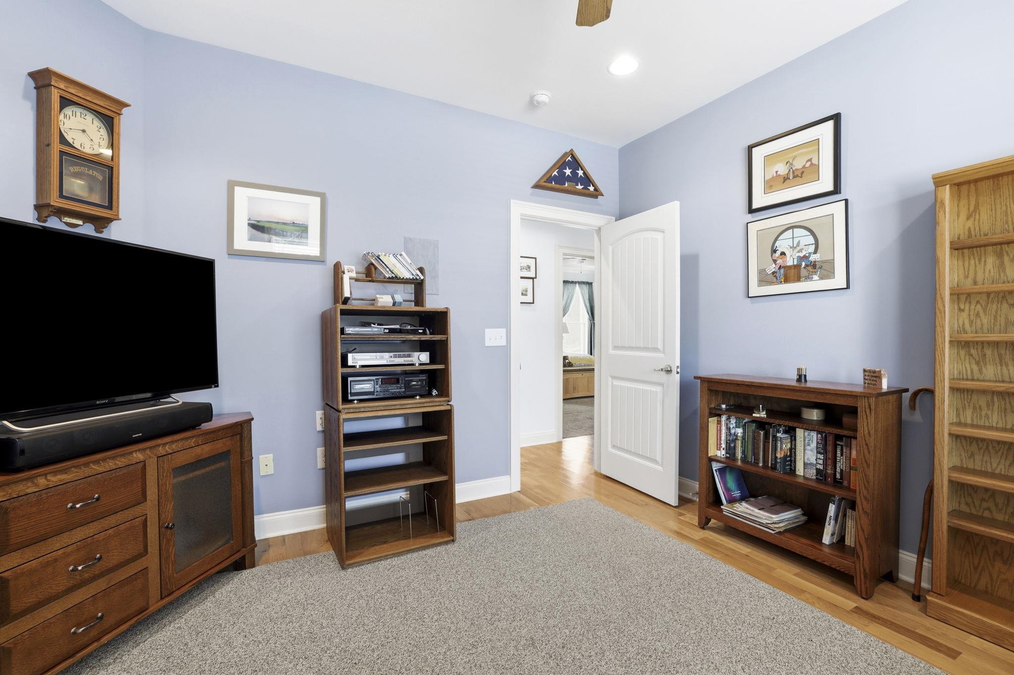 710 Man Of War Court Property Photo 24