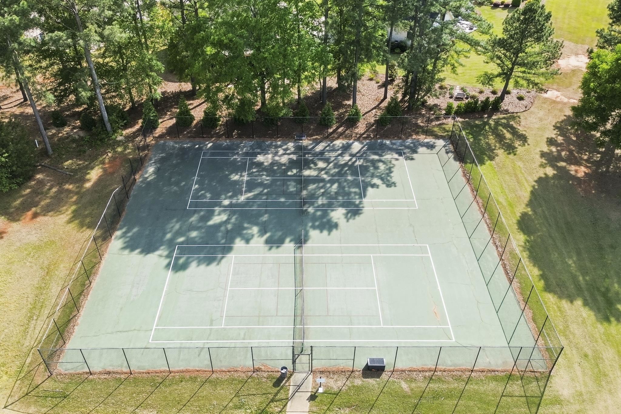710 Man Of War Court Property Photo 38