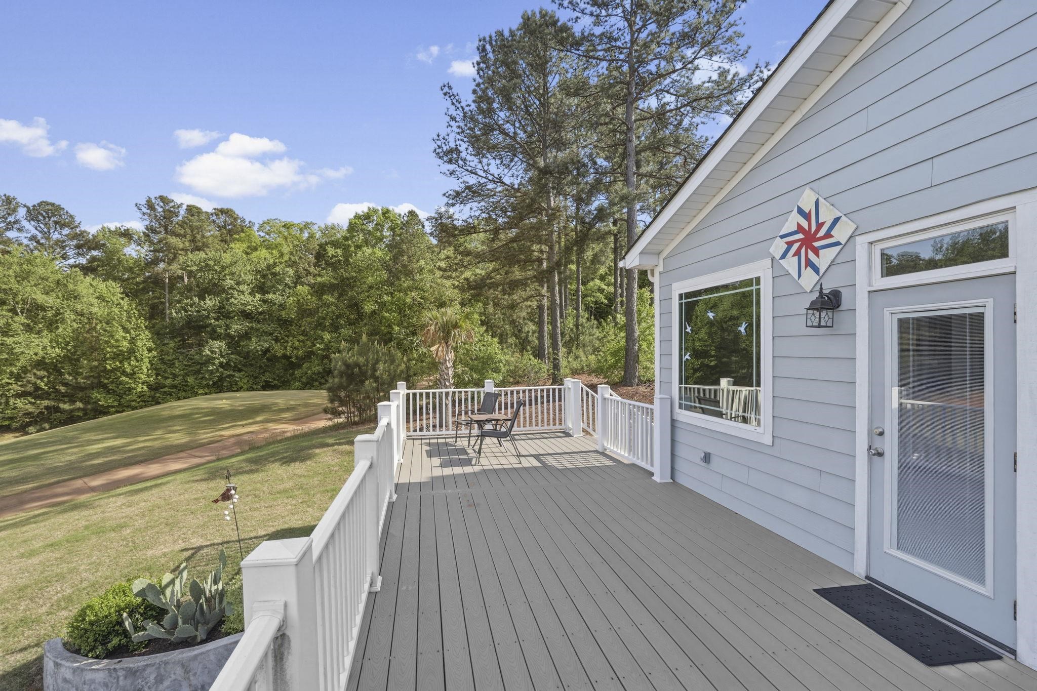 710 Man Of War Court Property Photo 44