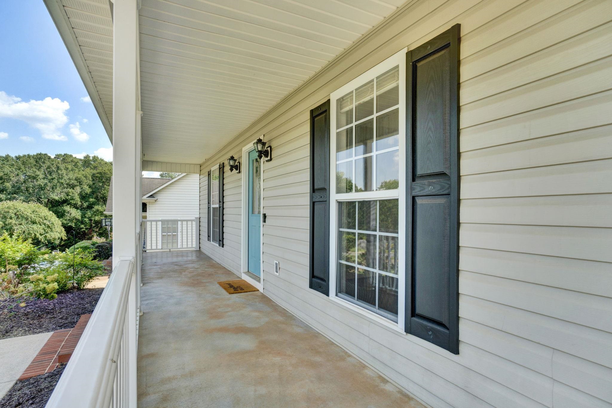 554 Plantation Creek Drive Property Photo 3