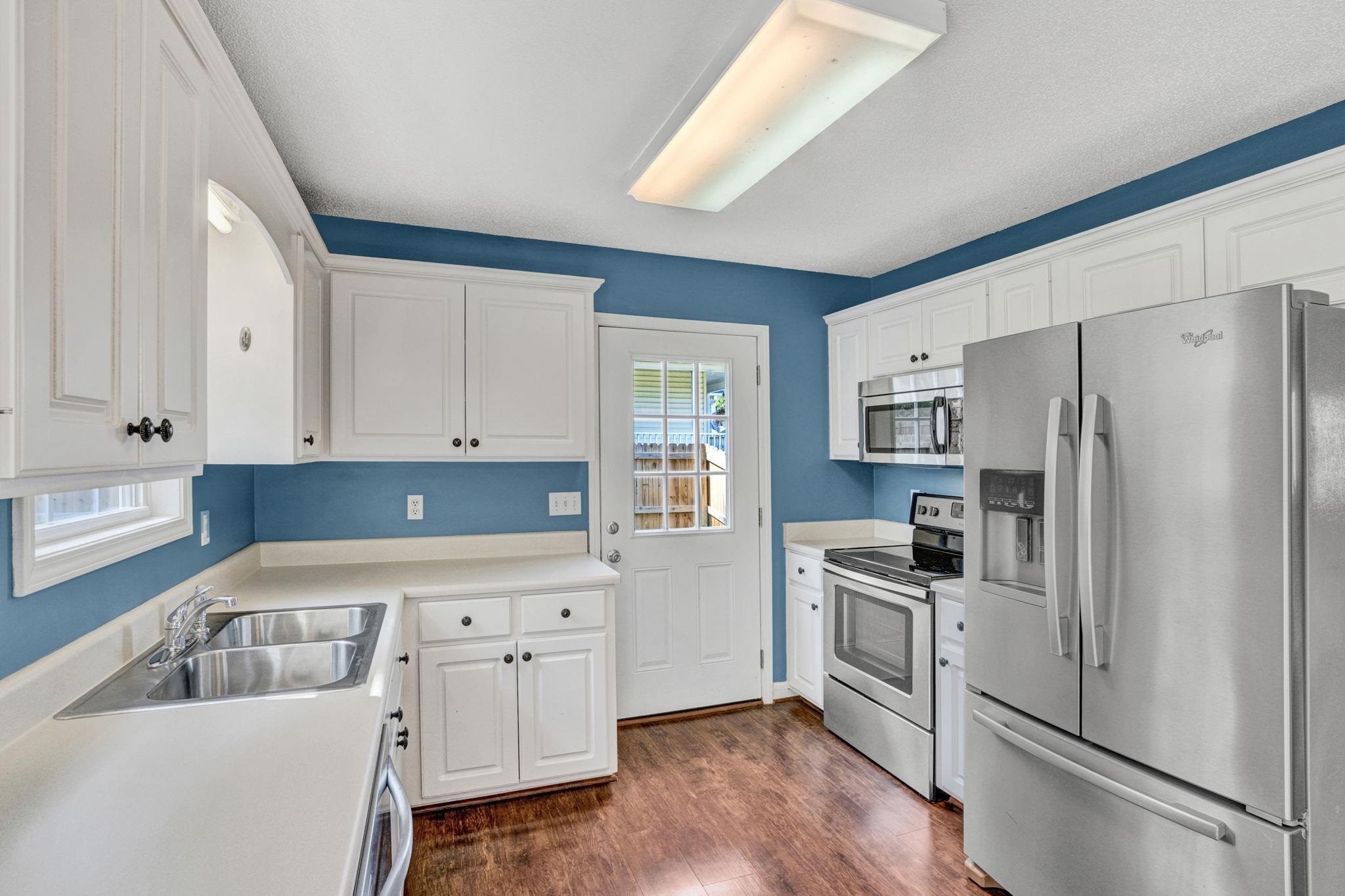 554 Plantation Creek Drive Property Photo 9
