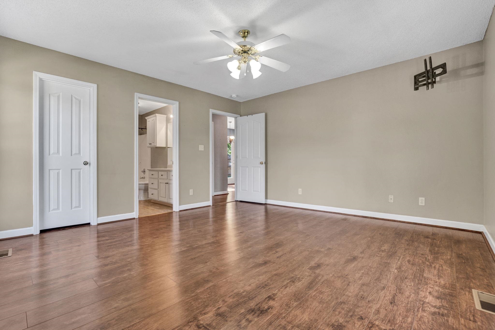554 Plantation Creek Drive Property Photo 18