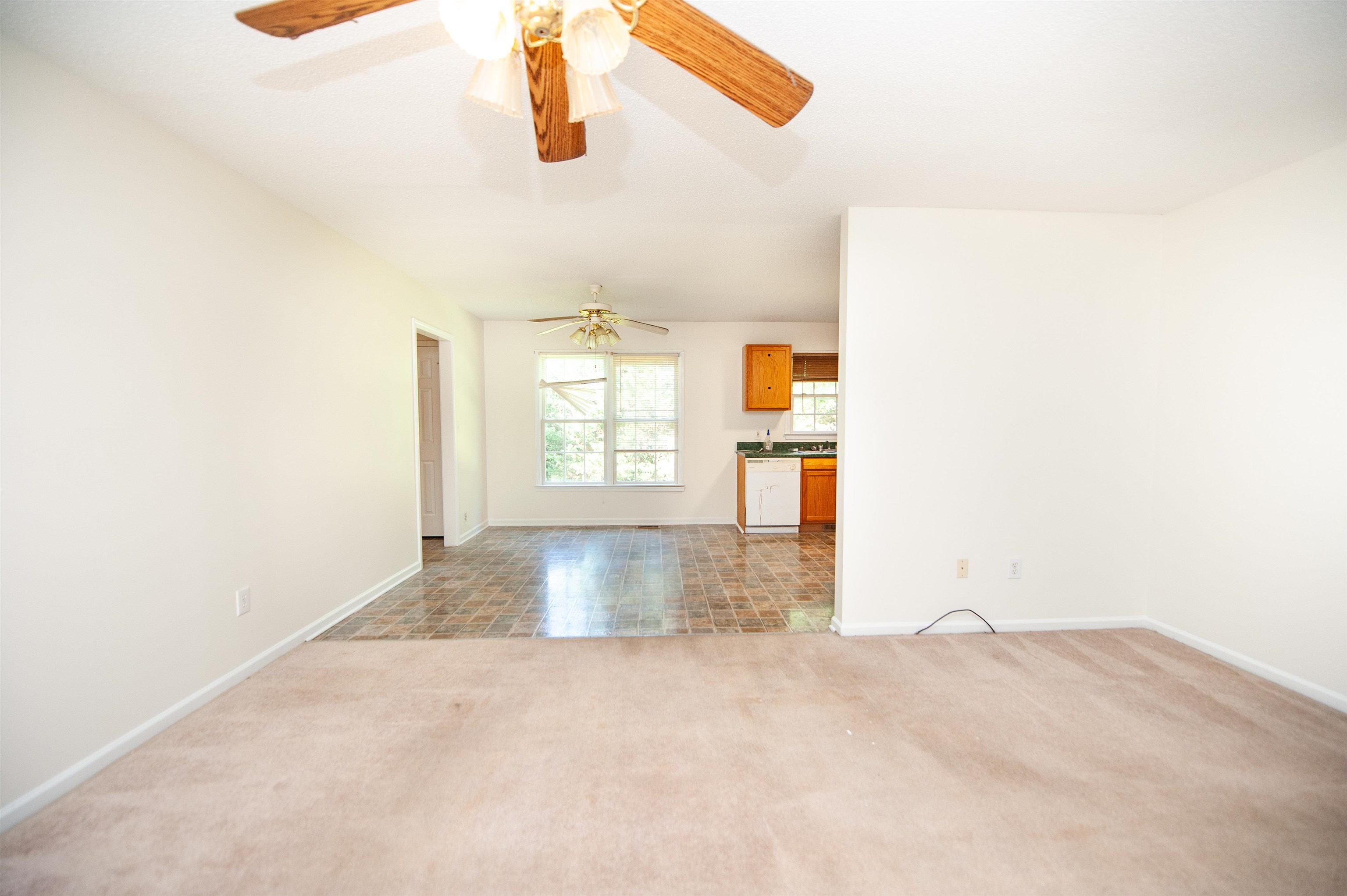 584 N Vernon Street Property Photo 6