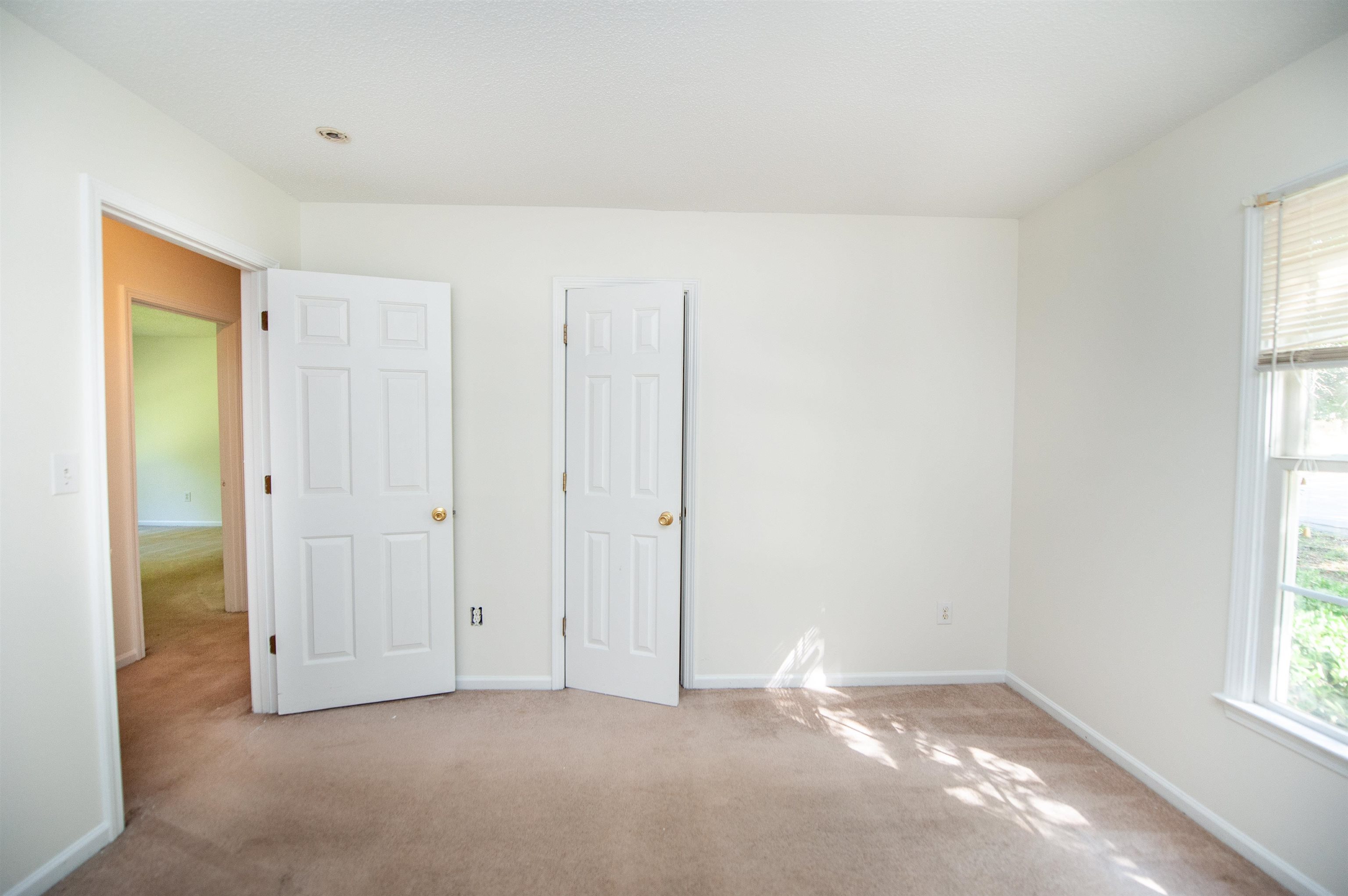 584 N Vernon Street Property Photo 9