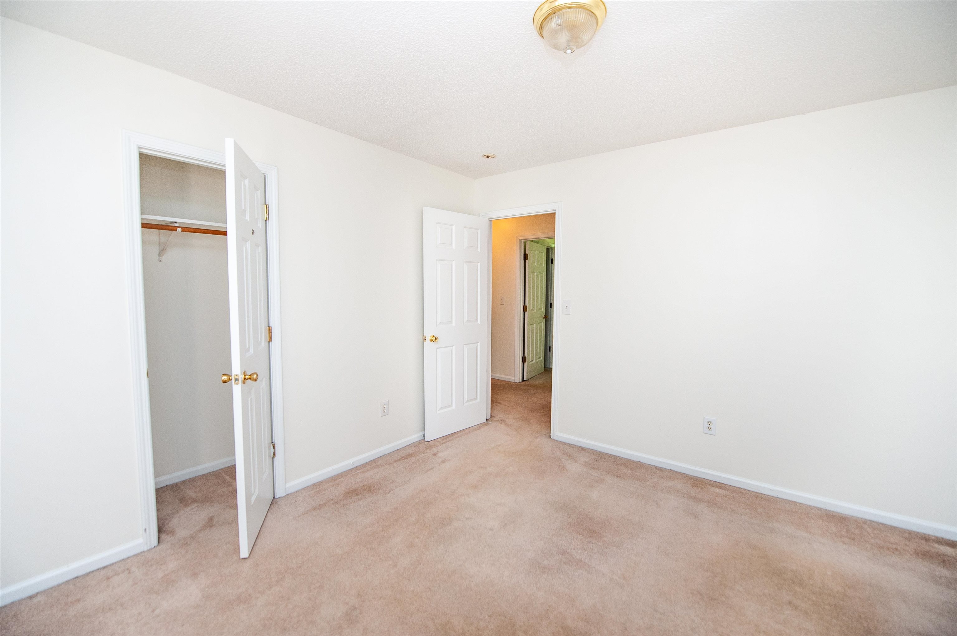 584 N Vernon Street Property Photo 11