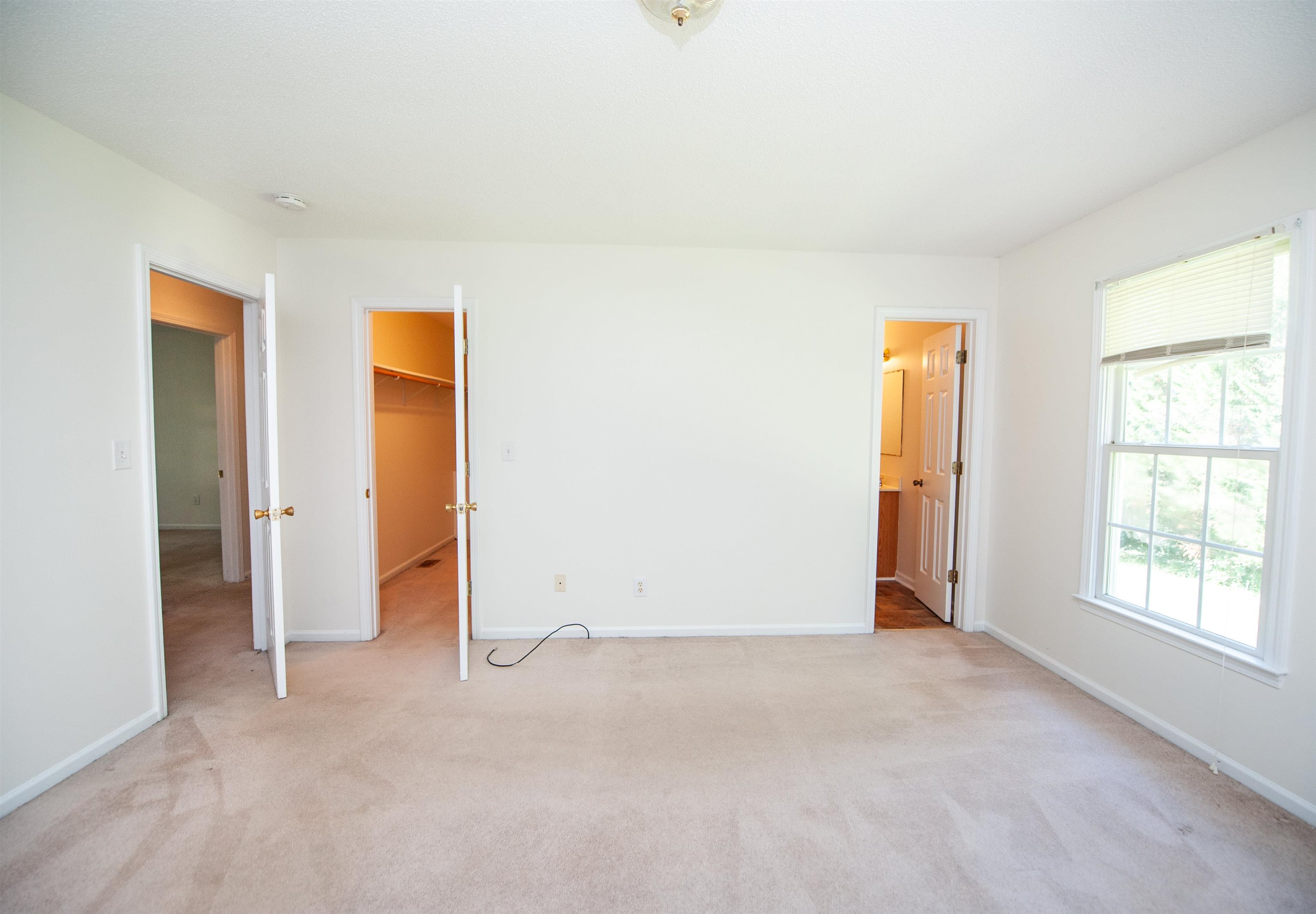 584 N Vernon Street Property Photo 14