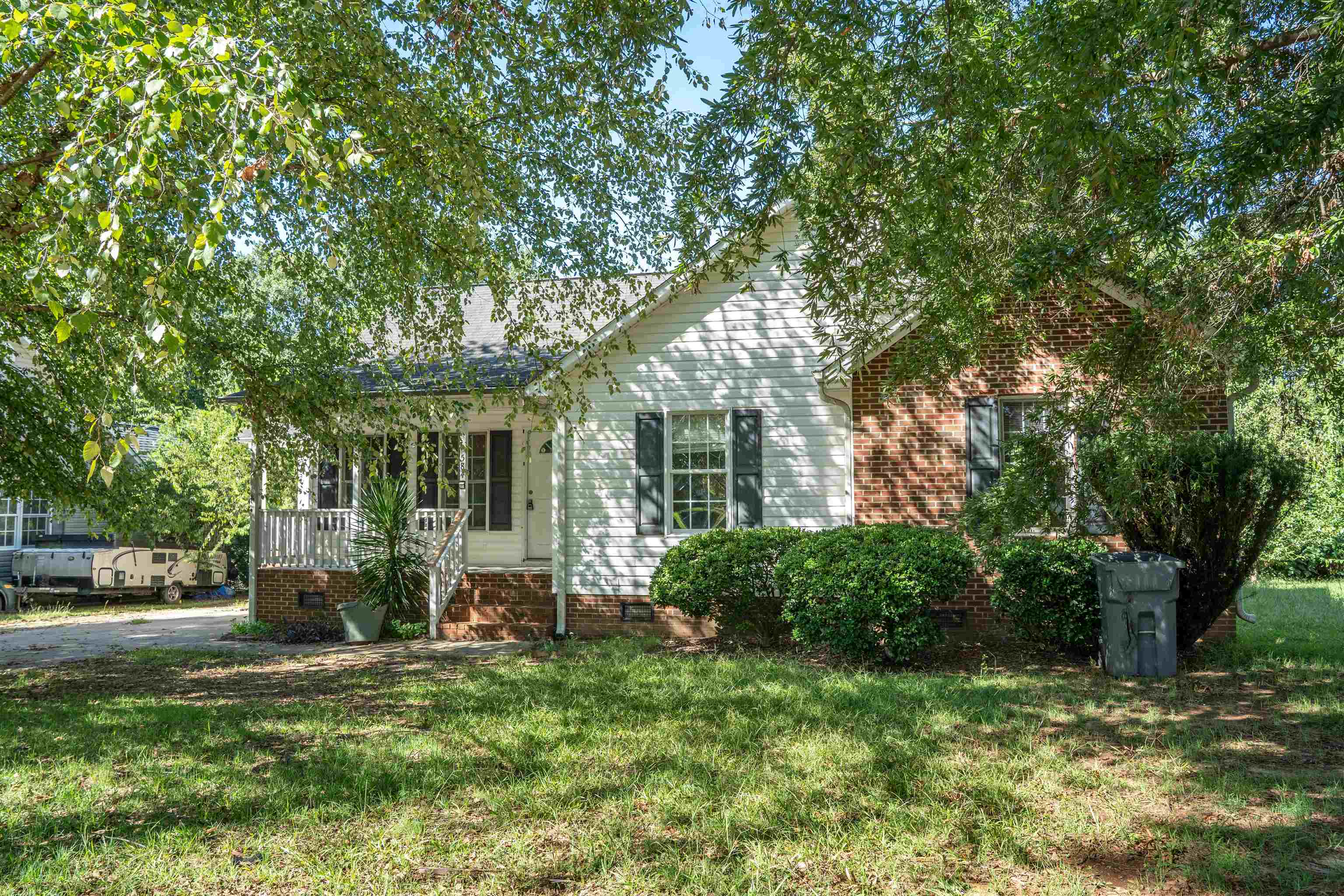 584 N Vernon Street Property Photo 17