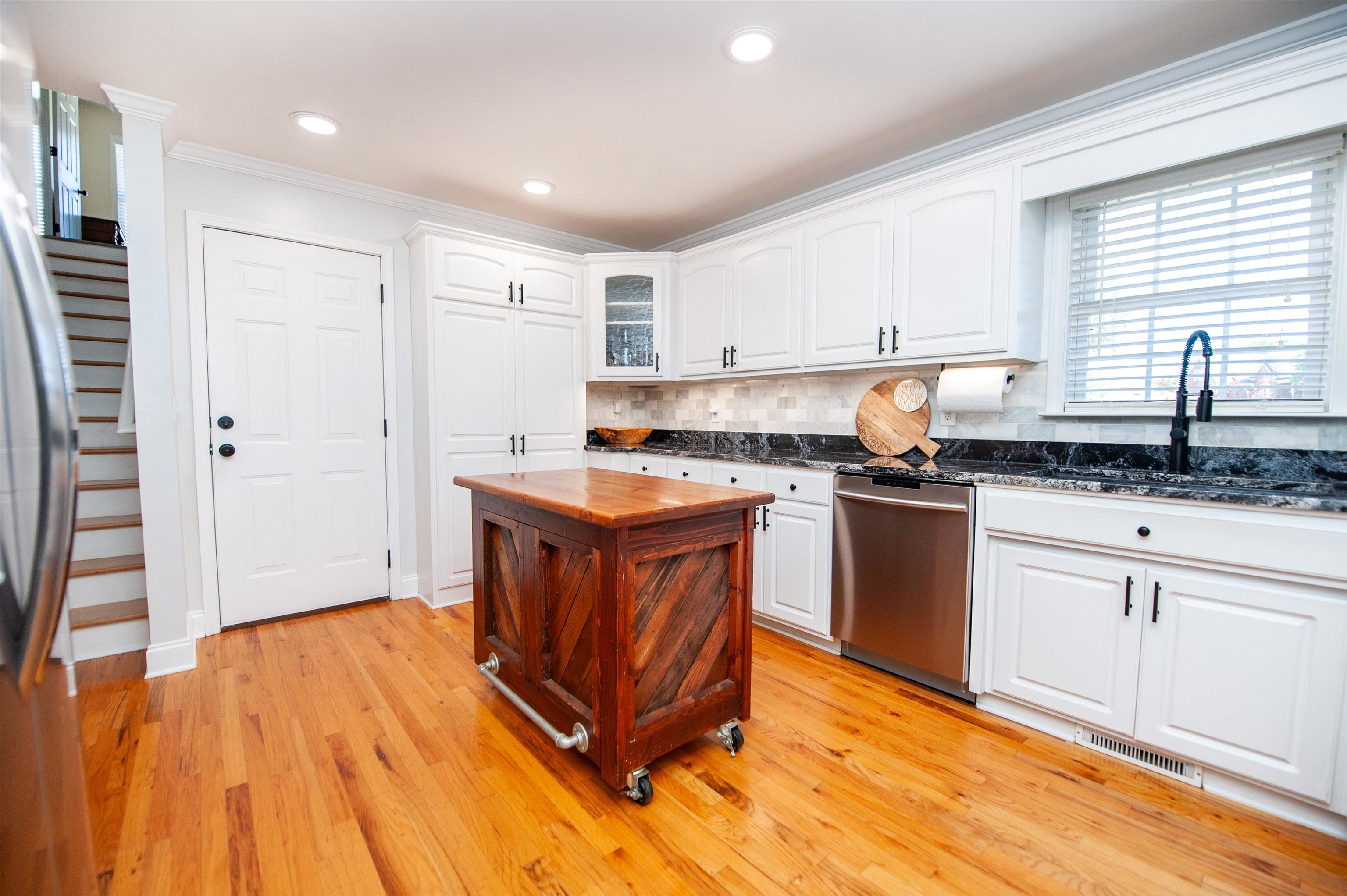 141 Sugar Hill Court Property Photo 8