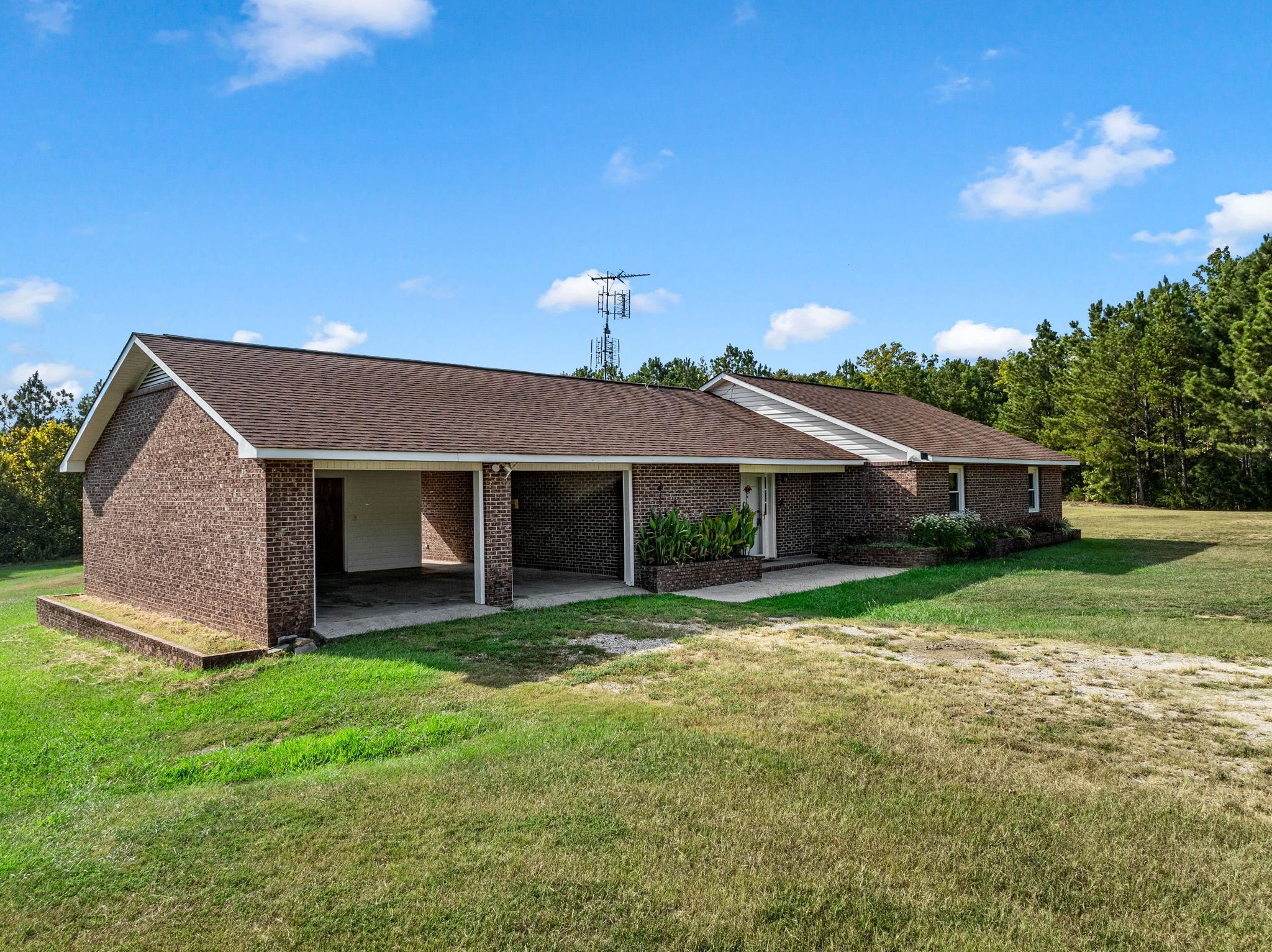 1032 Fairview Church Circle Property Photo 2