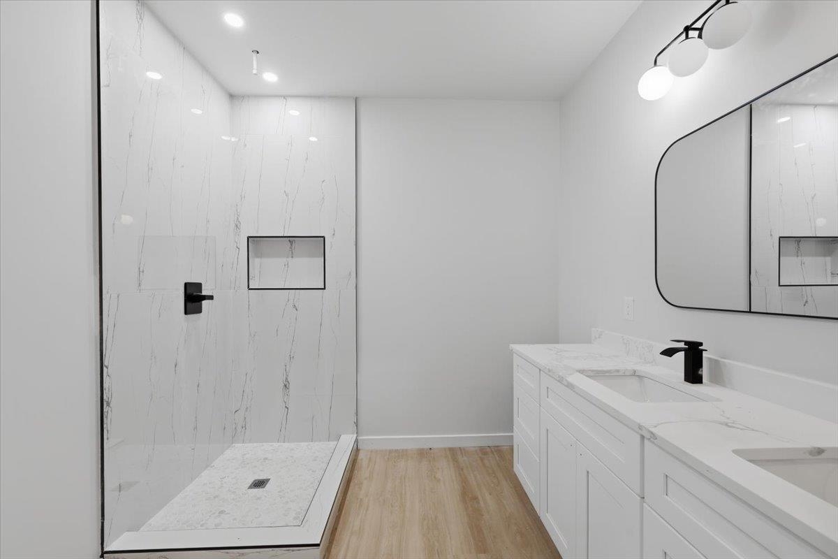 579 Bee Street Property Photo 16