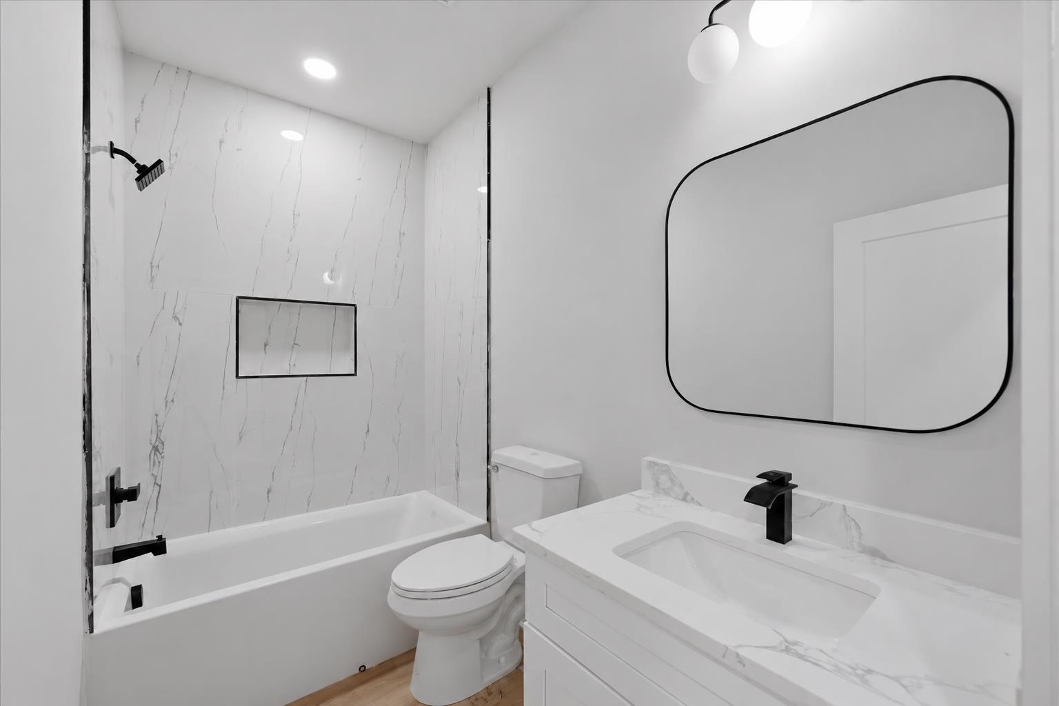 579 Bee Street Property Photo 19
