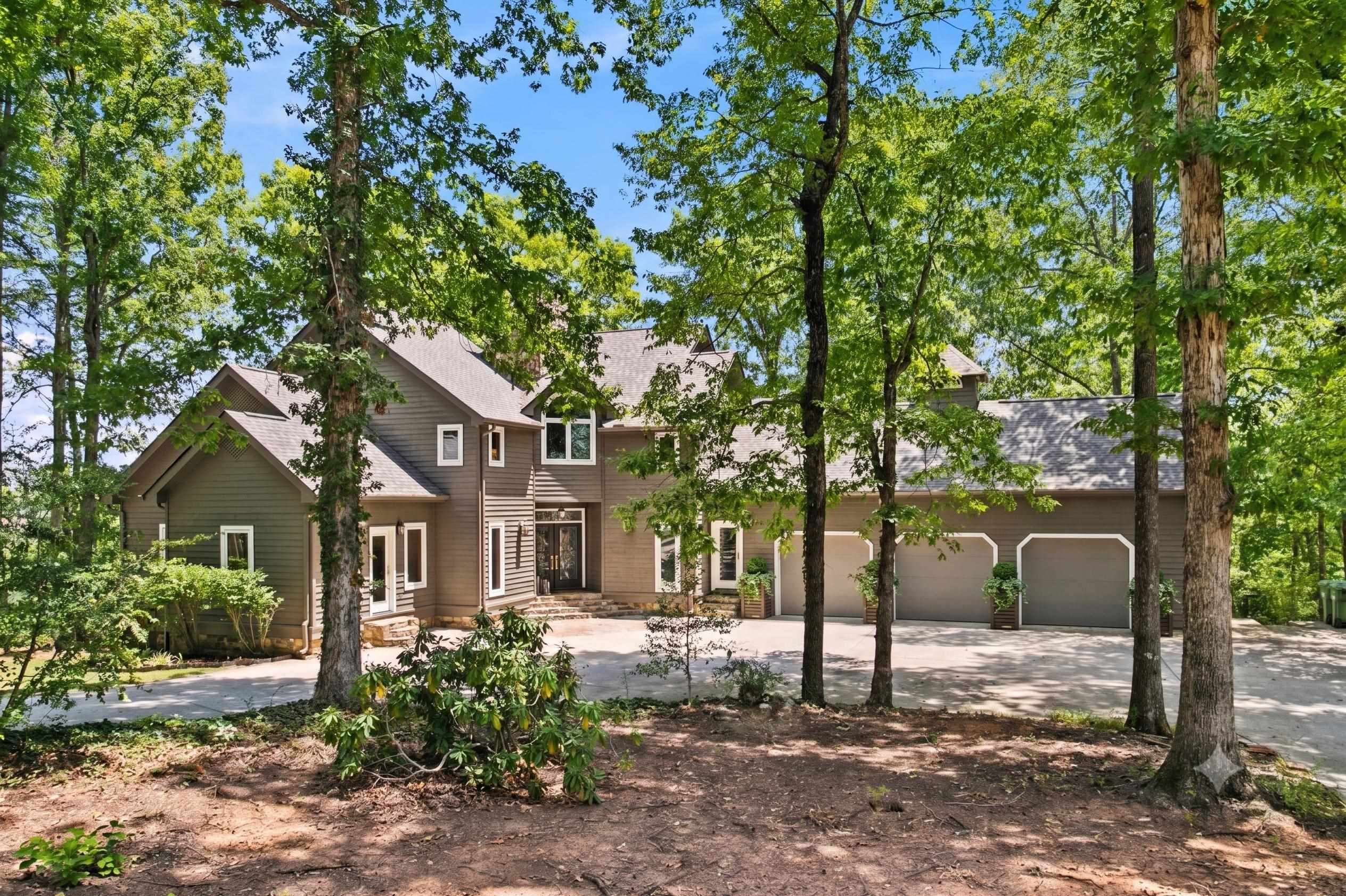 233 Stable Gate Drive Property Photo 1