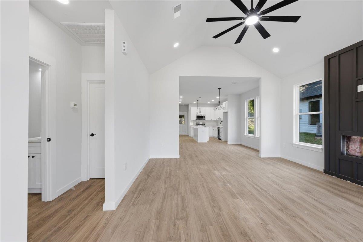 583 Bee Street Property Photo 11