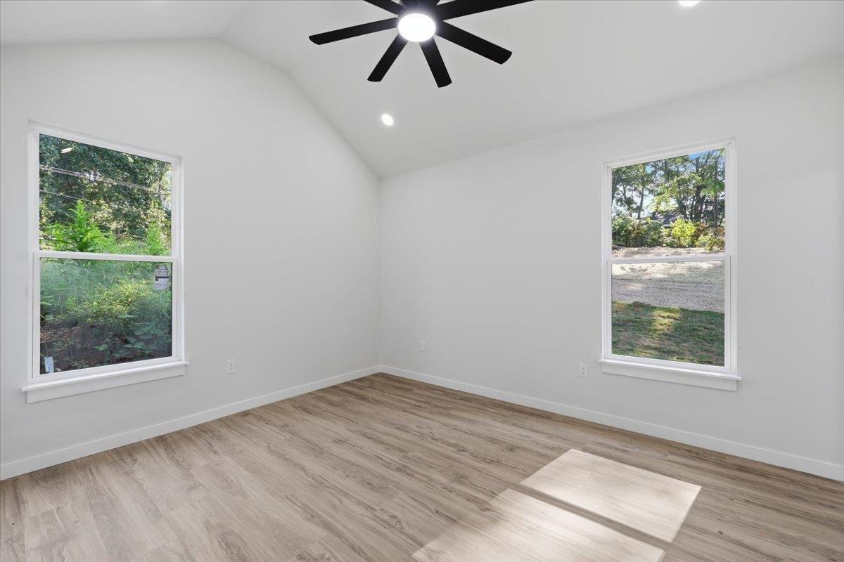 591 Bee Street Property Photo 15
