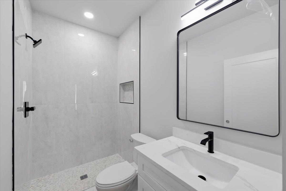 591 Bee Street Property Photo 16