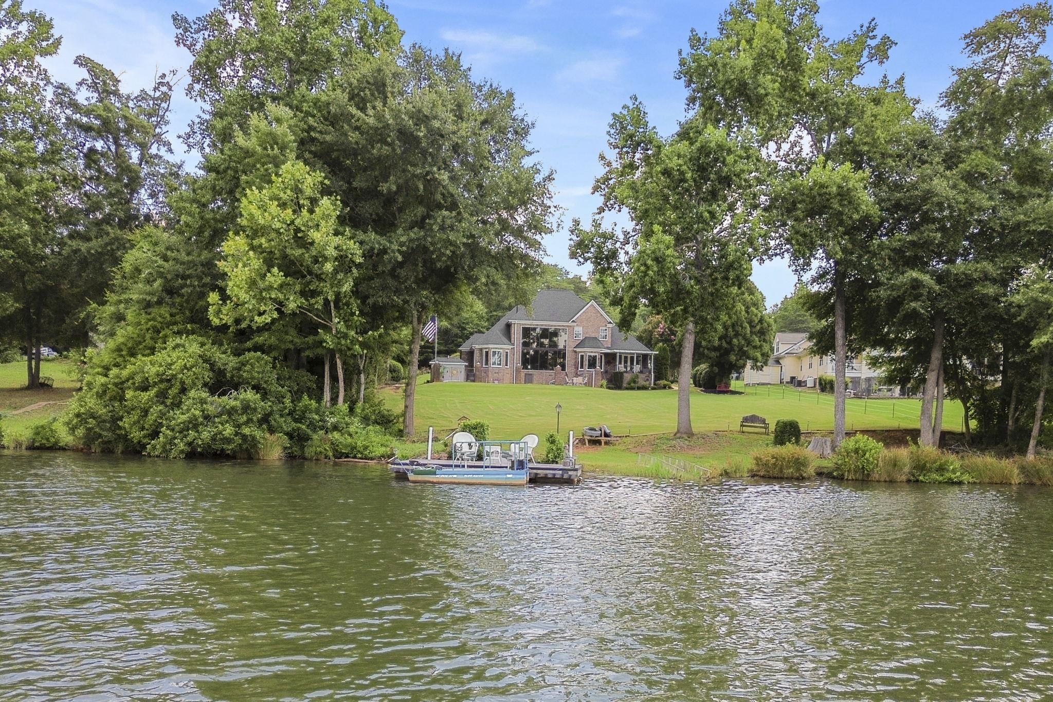 227 Woodlake Drive Property Photo 6